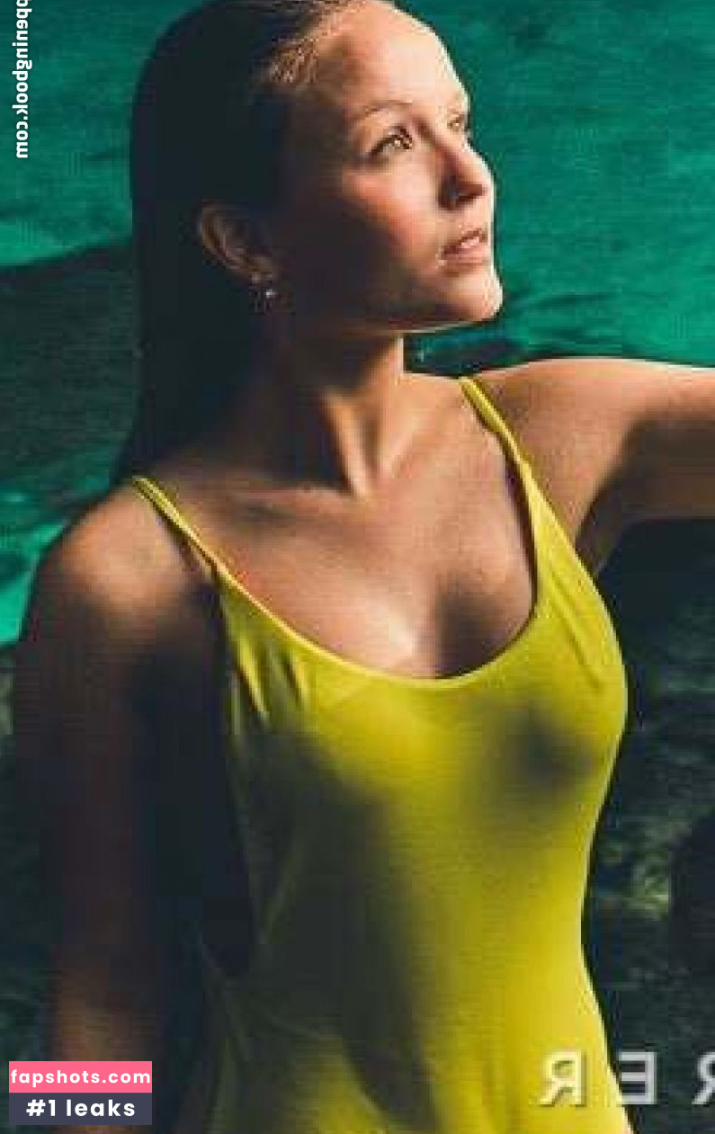 Larissa Manoela gallery photo #321