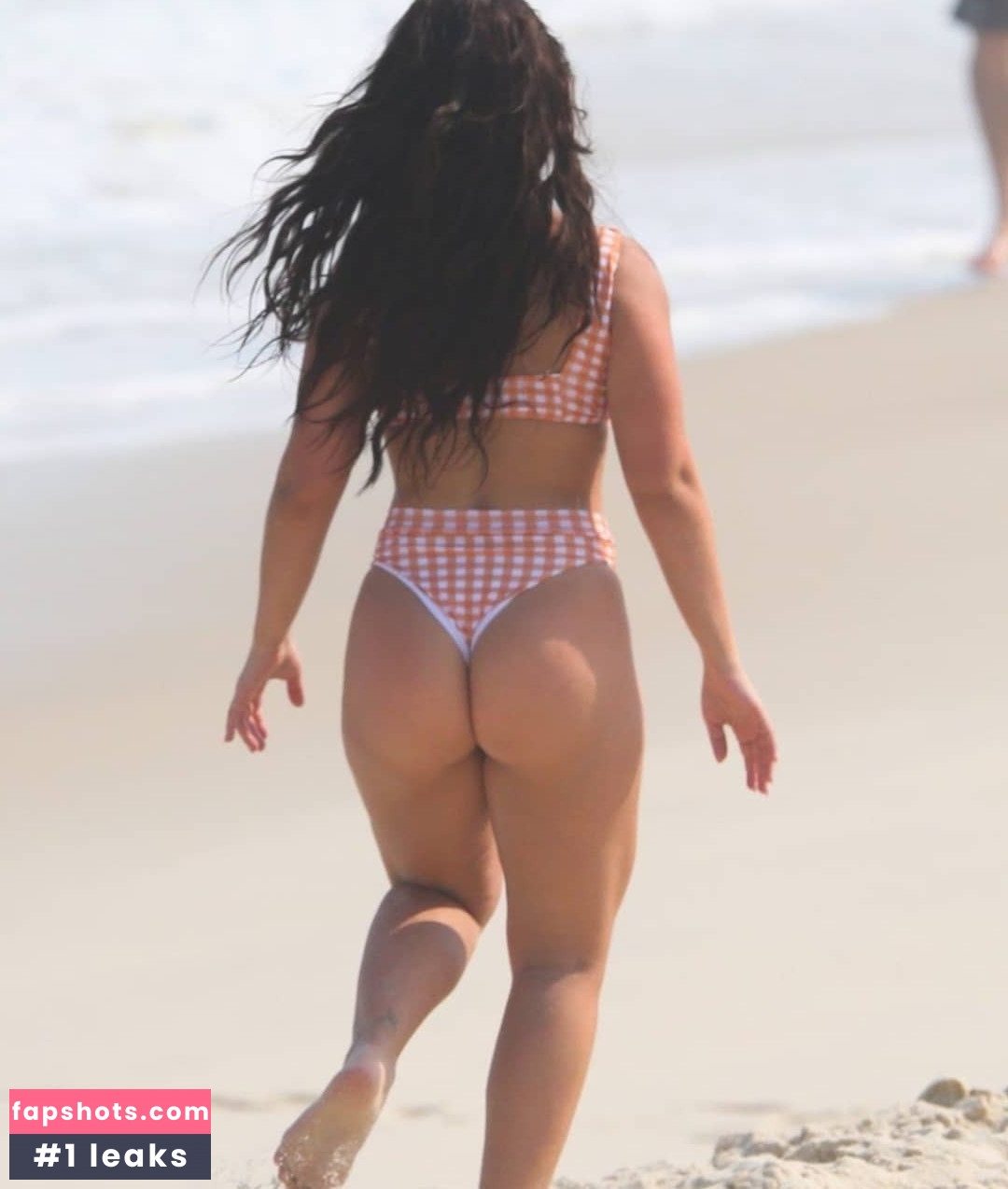 Larissa Manoela gallery photo #338