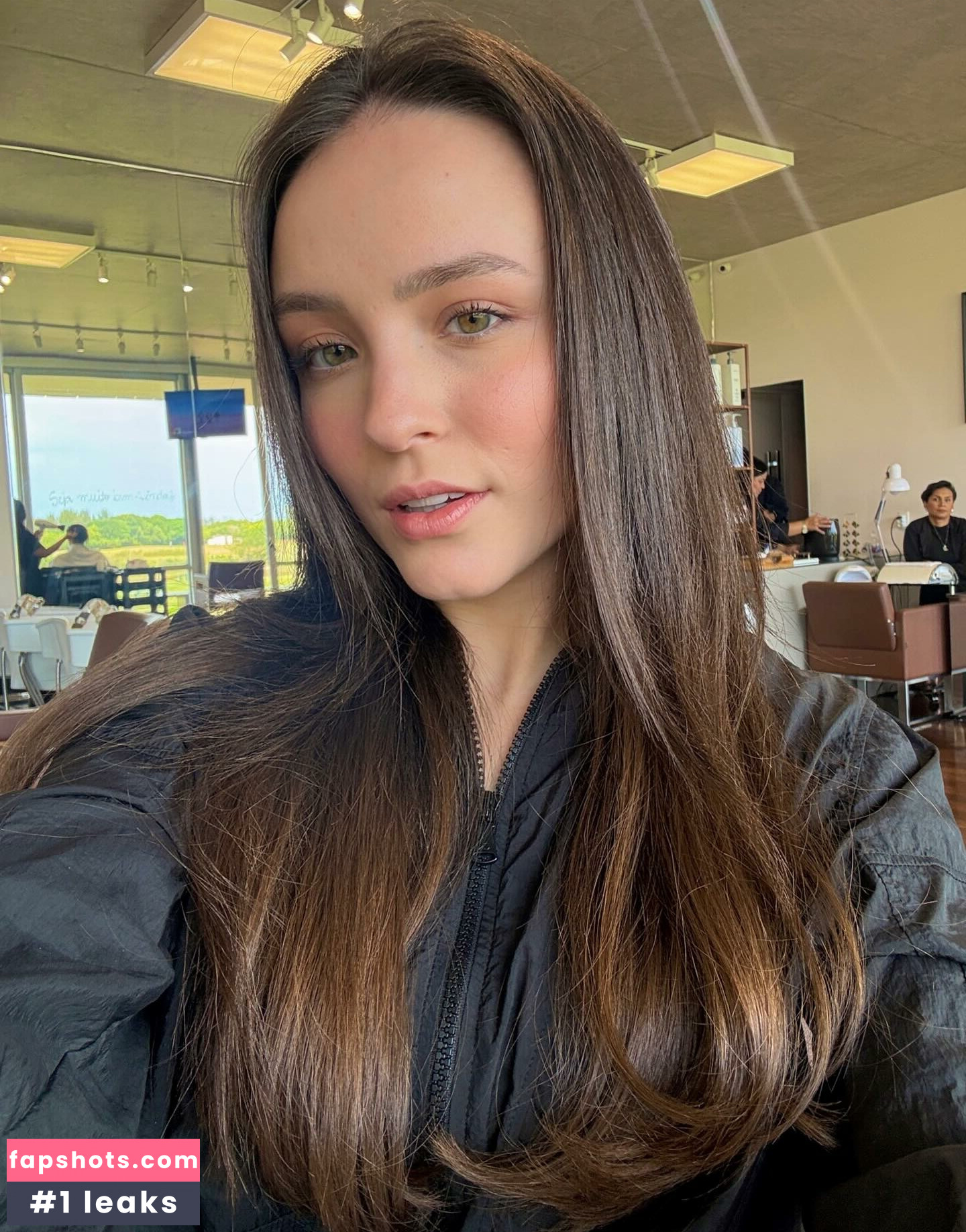 Larissa Manoela gallery photo #63