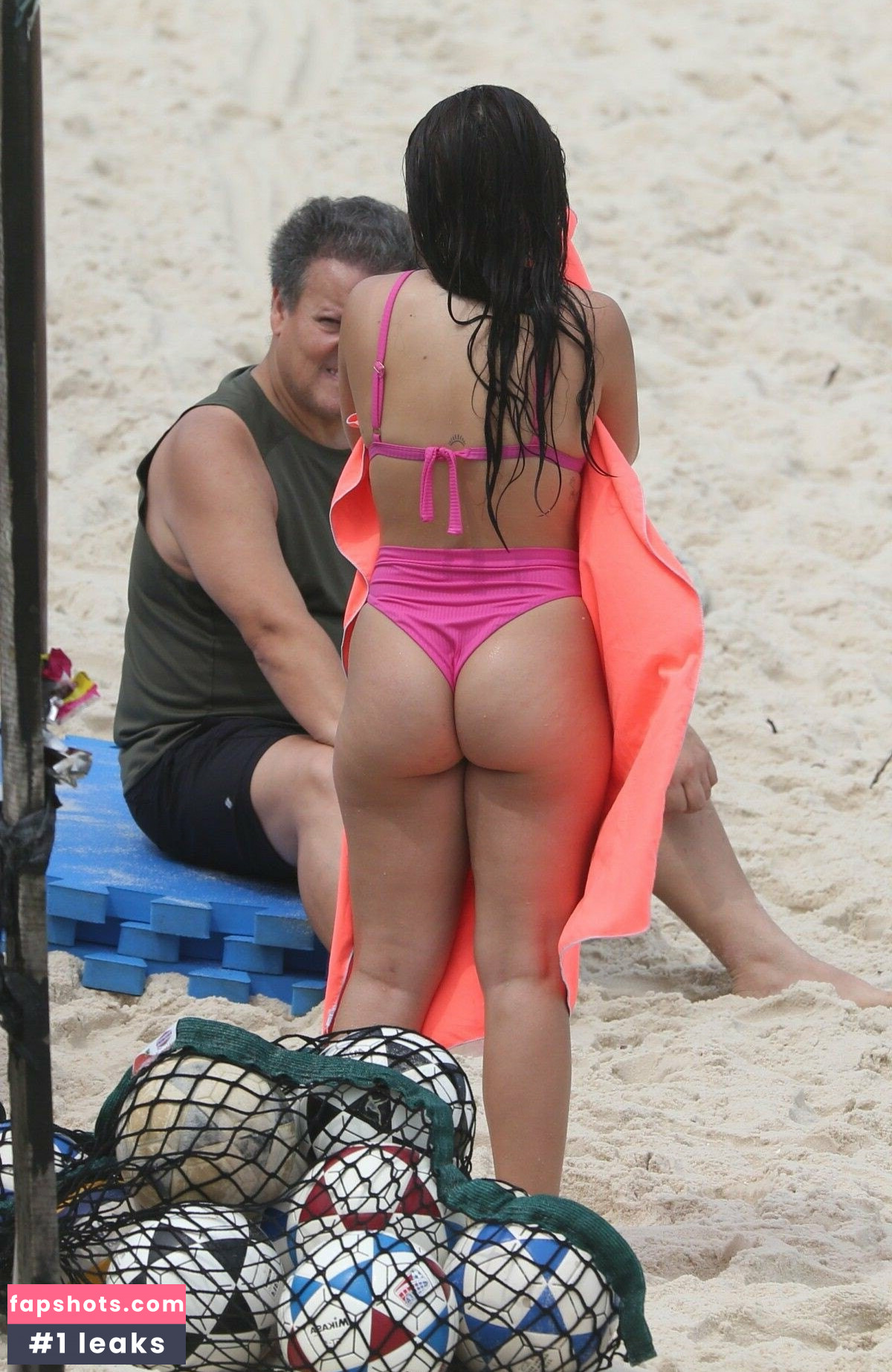 Larissa Manoela gallery photo #66