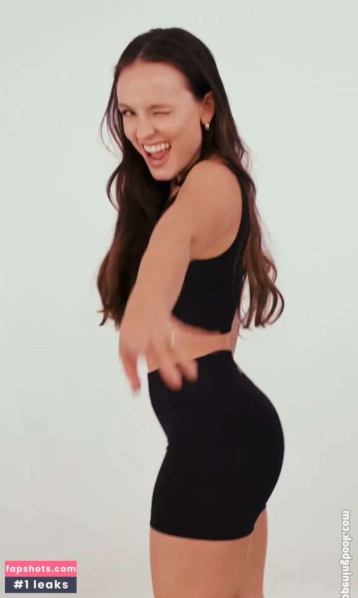 Larissa Manoela gallery photo #9