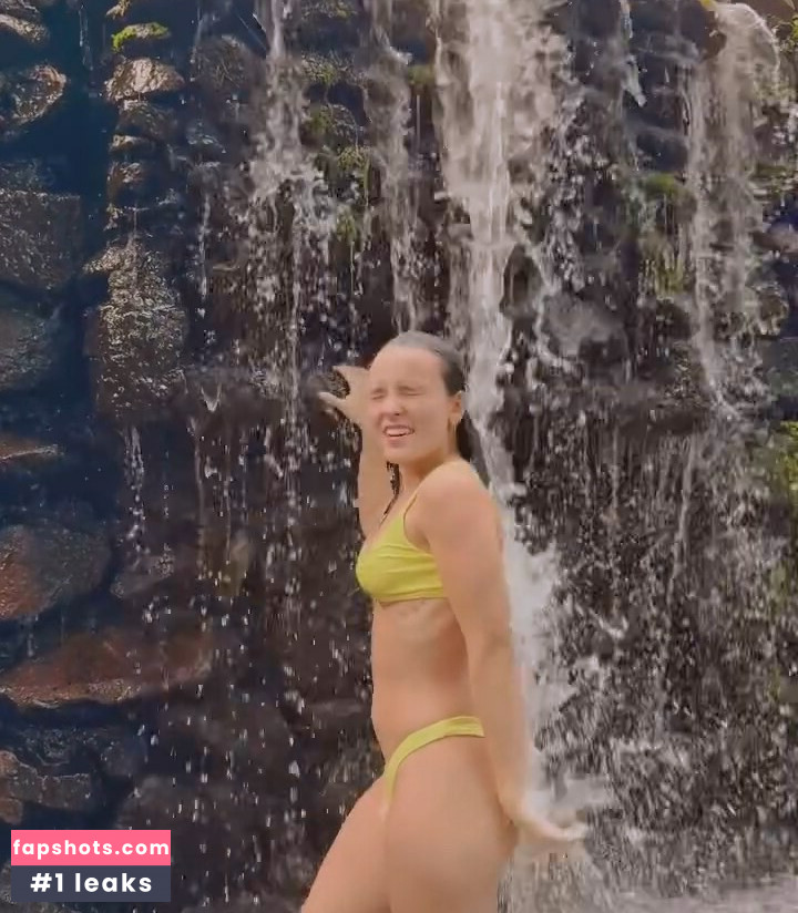 Larissa Manoela gallery photo #90