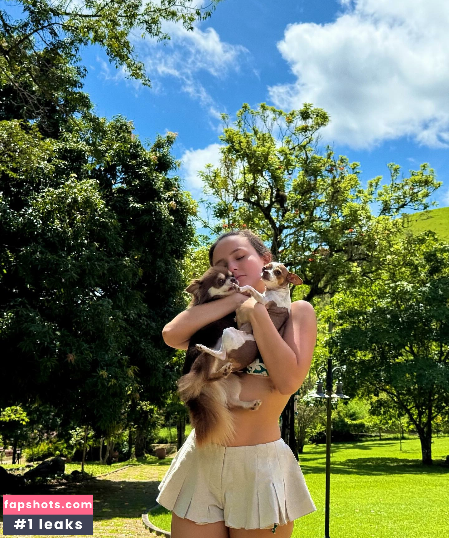 Larissa Manoela gallery photo #92