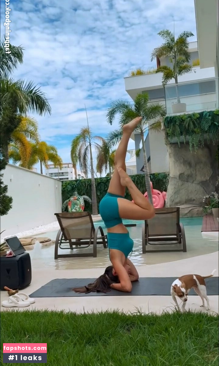 Larissa Manoela gallery photo #97