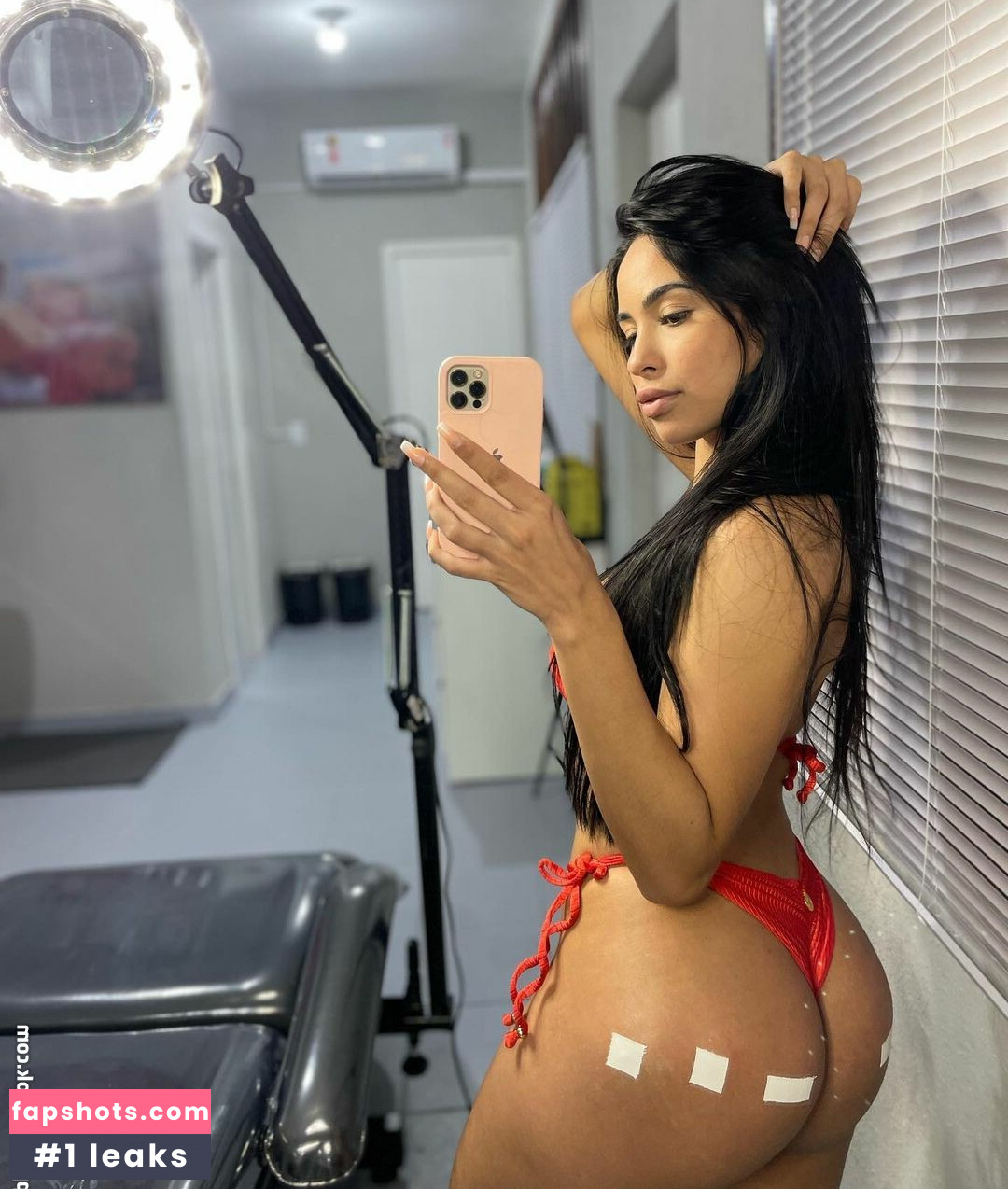 Larissa Nunes gallery photo #31