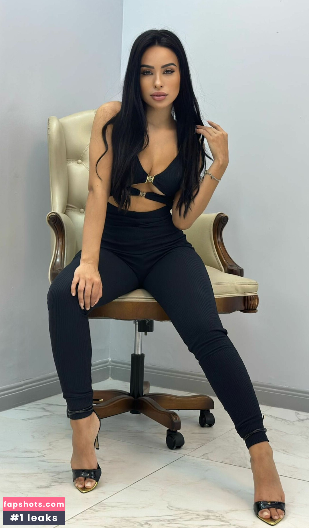 Larissa Nunes gallery photo #33