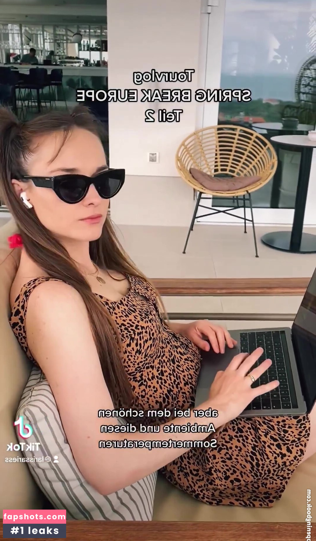 Larissa Riess gallery photo #13