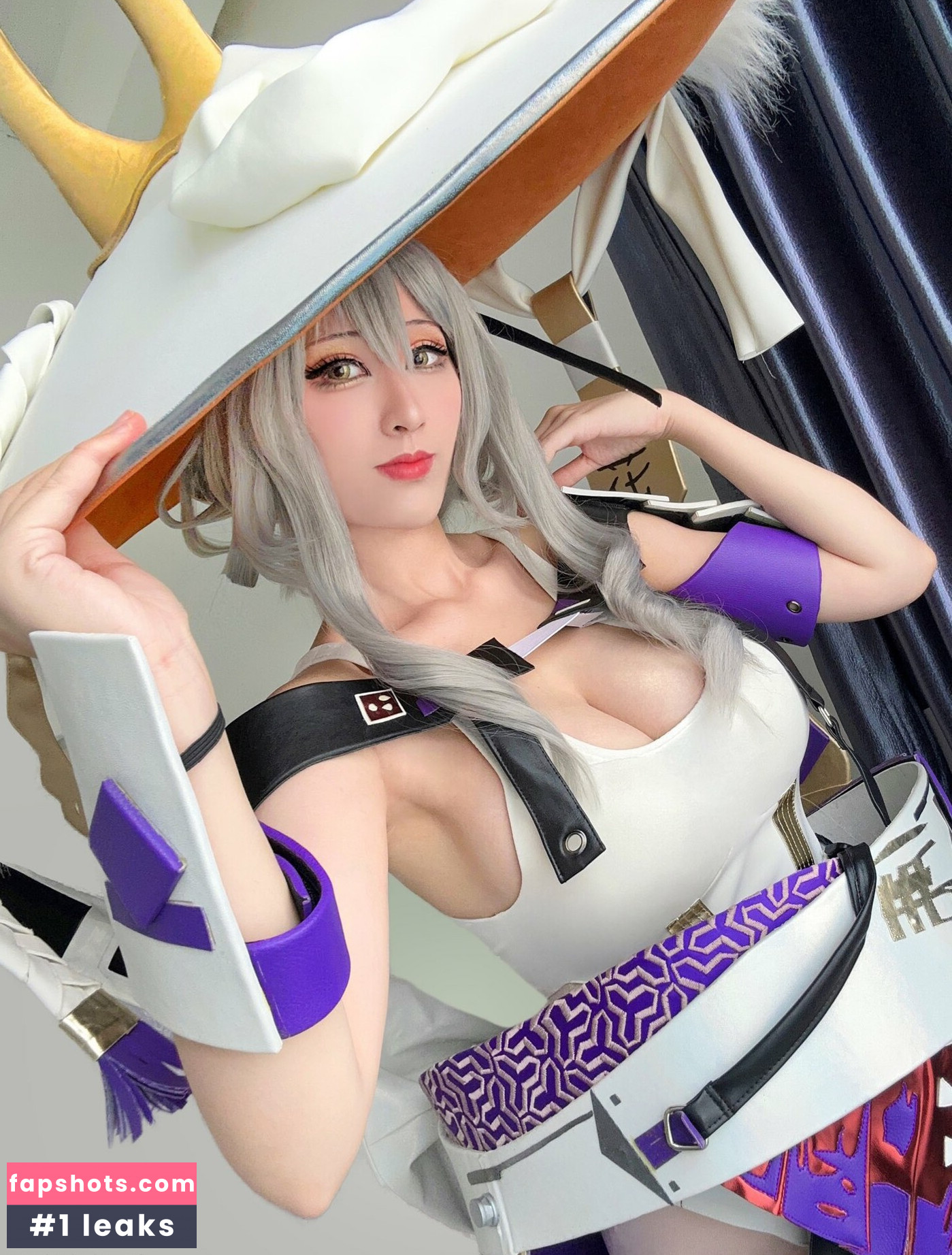 Larissa Rochefort gallery photo #103