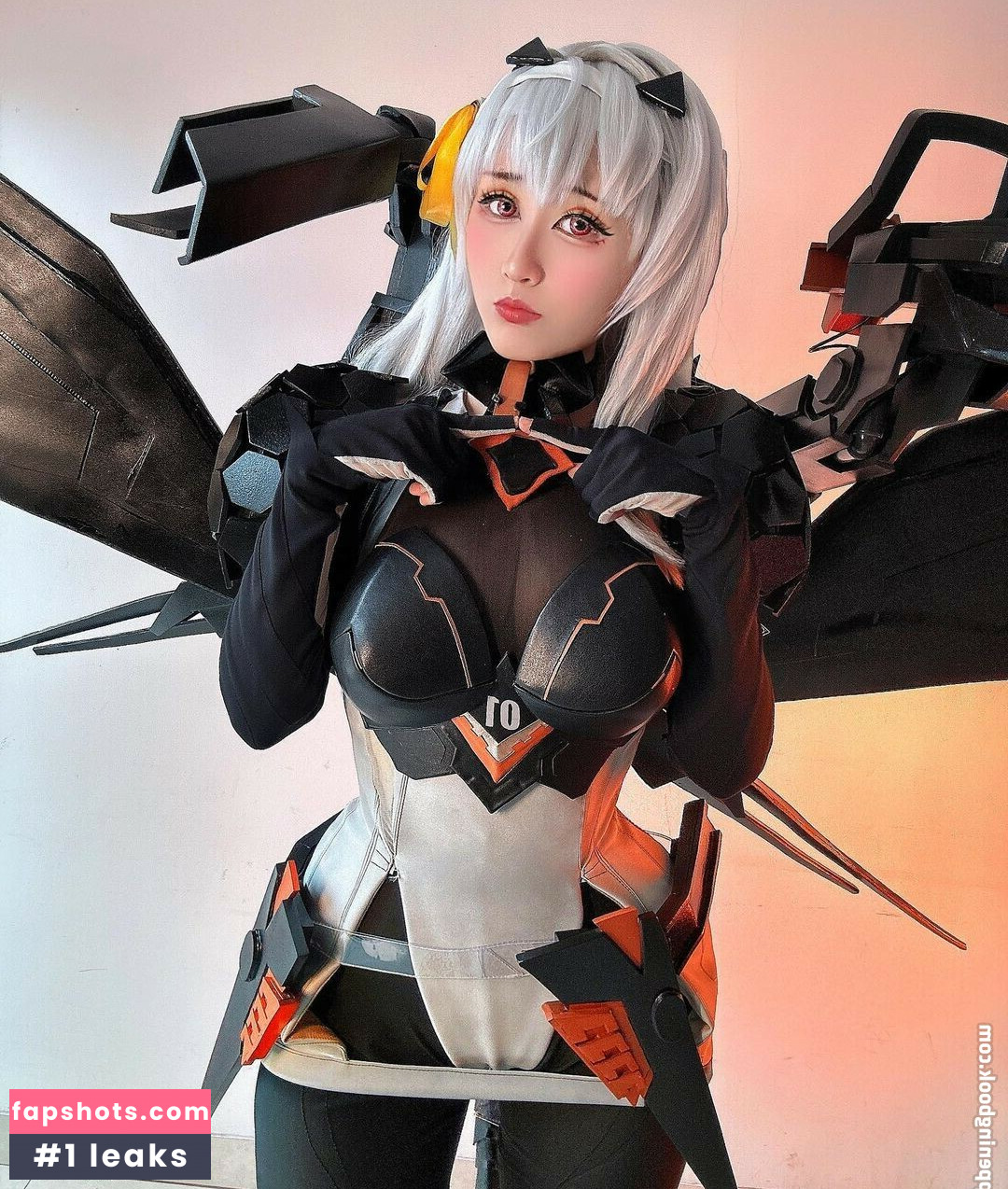 Larissa Rochefort gallery photo #104