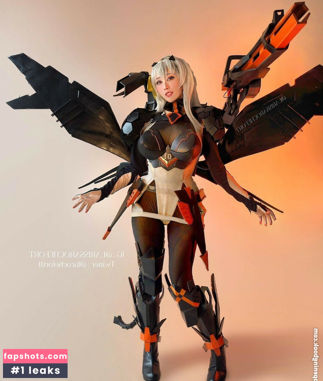 Larissa Rochefort gallery photo #106