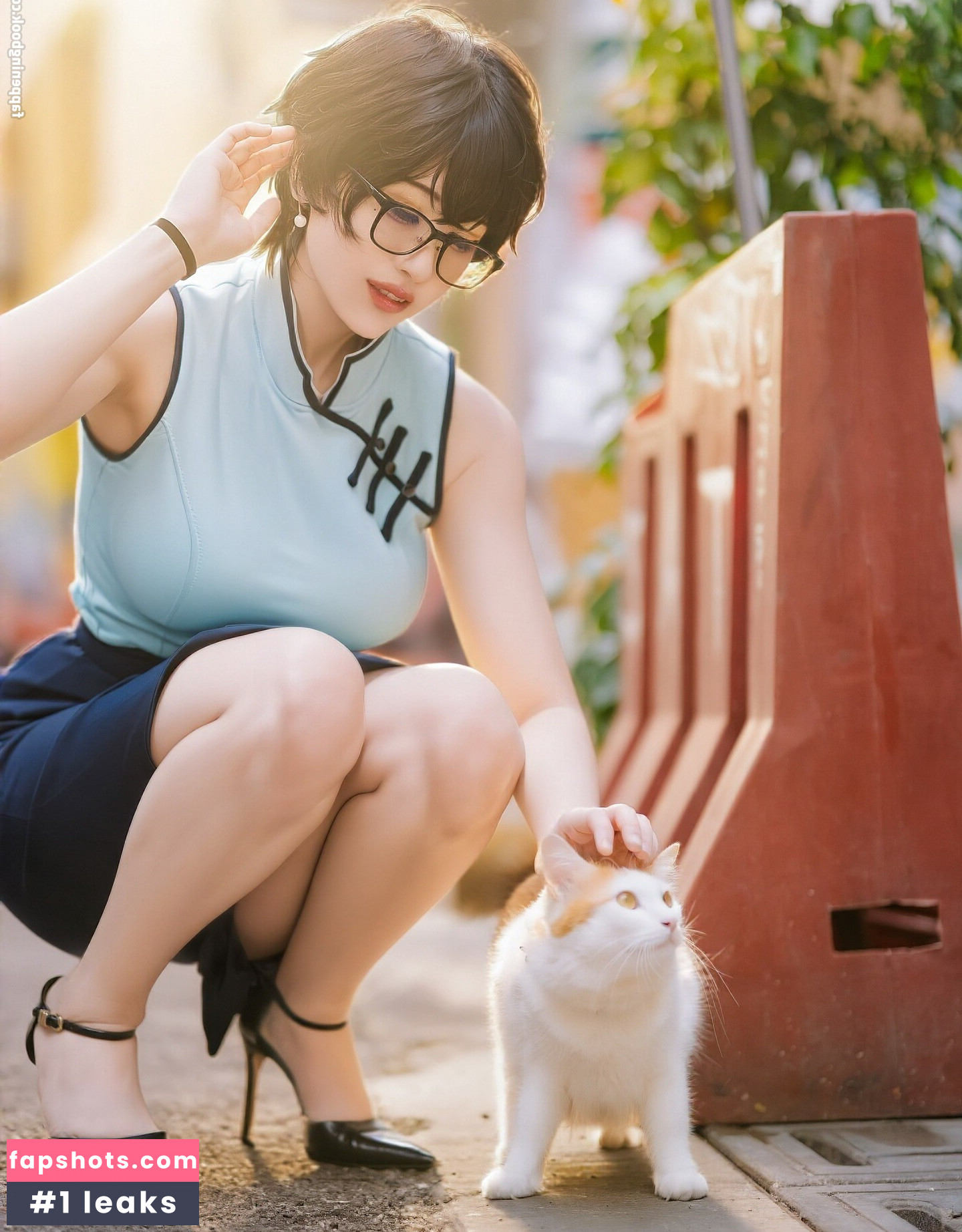 Larissa Rochefort gallery photo #12