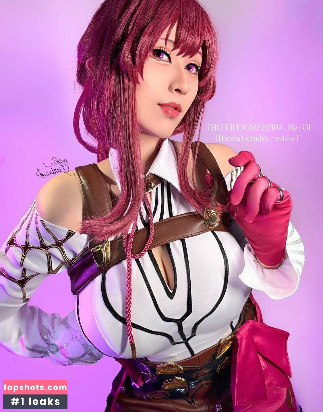 Larissa Rochefort gallery photo #130