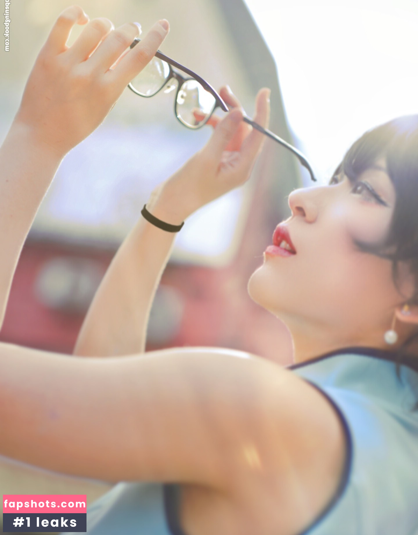 Larissa Rochefort gallery photo #14