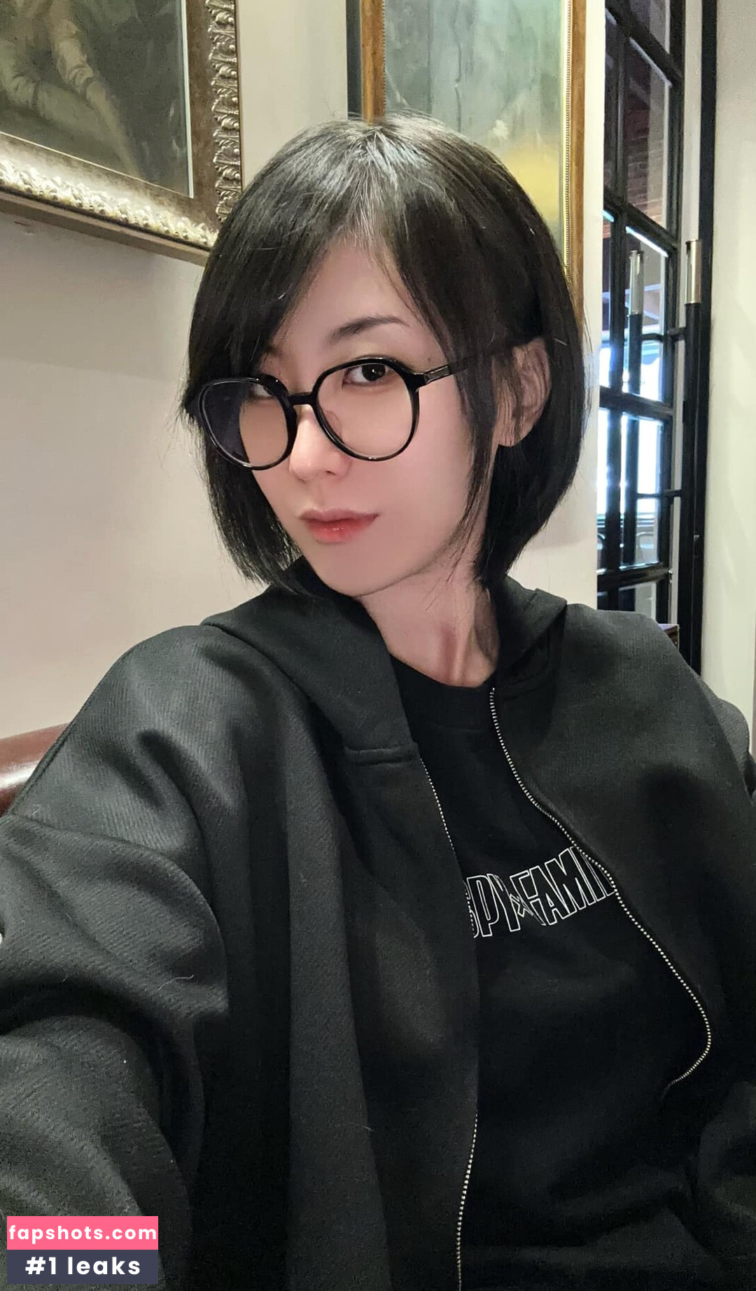 Larissa Rochefort gallery photo #131