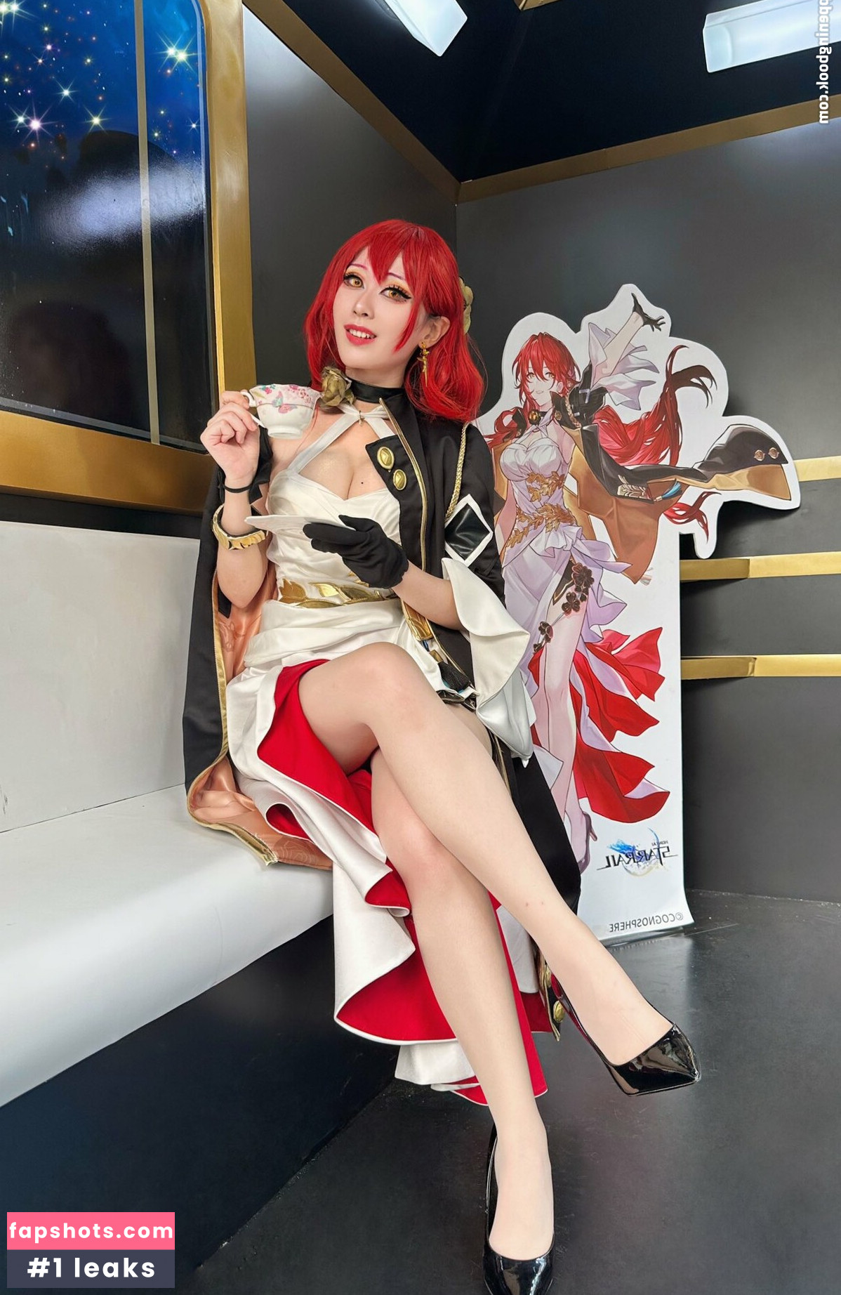 Larissa Rochefort gallery photo #134