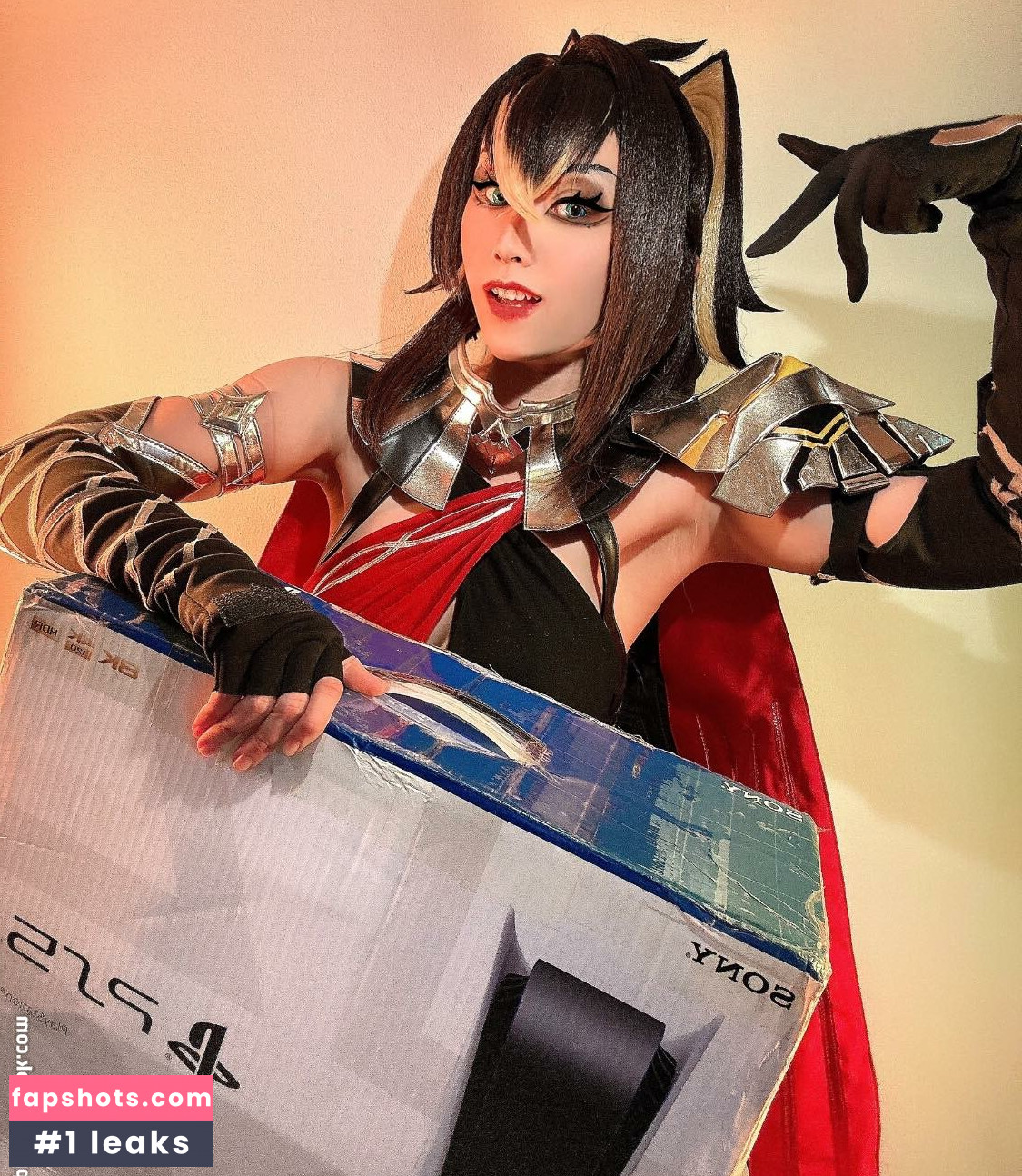 Larissa Rochefort gallery photo #138