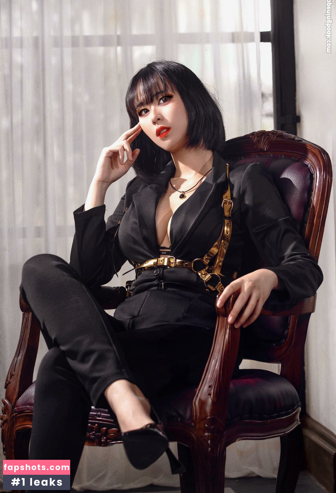 Larissa Rochefort gallery photo #152