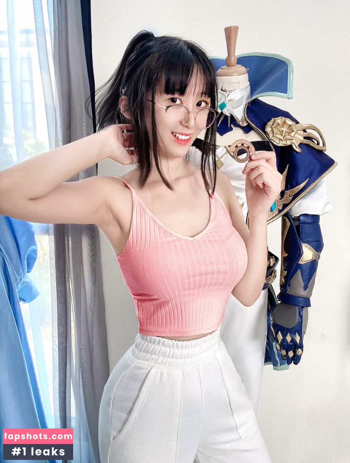 Larissa Rochefort gallery photo #168