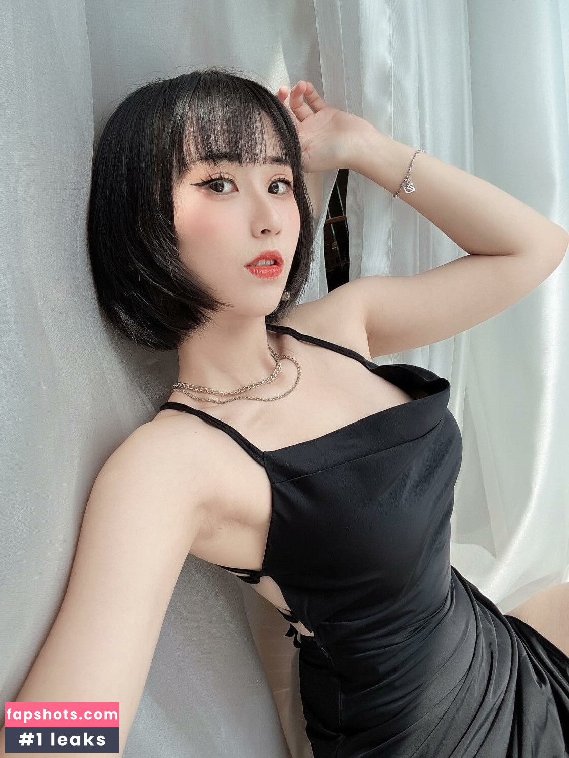 Larissa Rochefort gallery photo #169