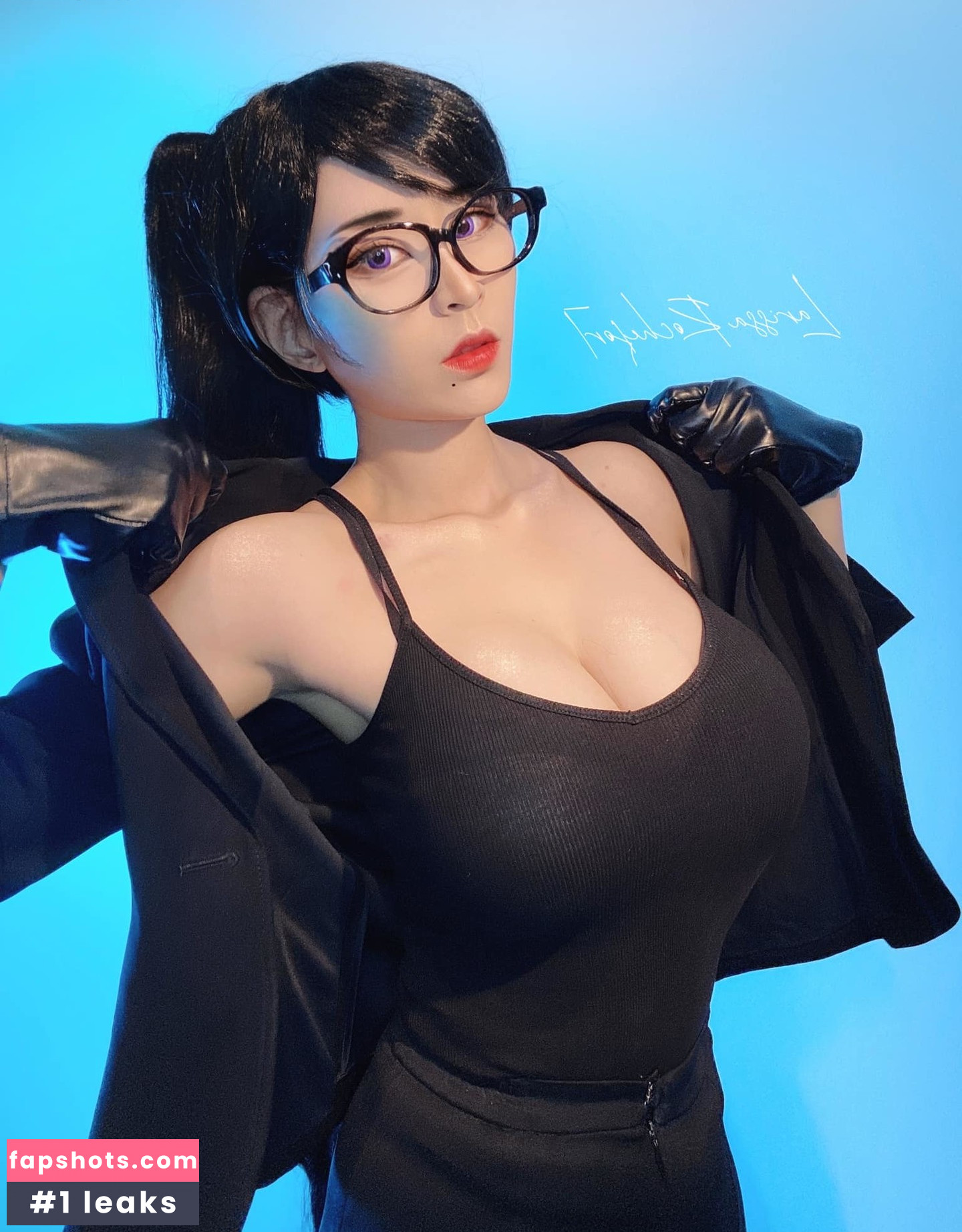 Larissa Rochefort gallery photo #183