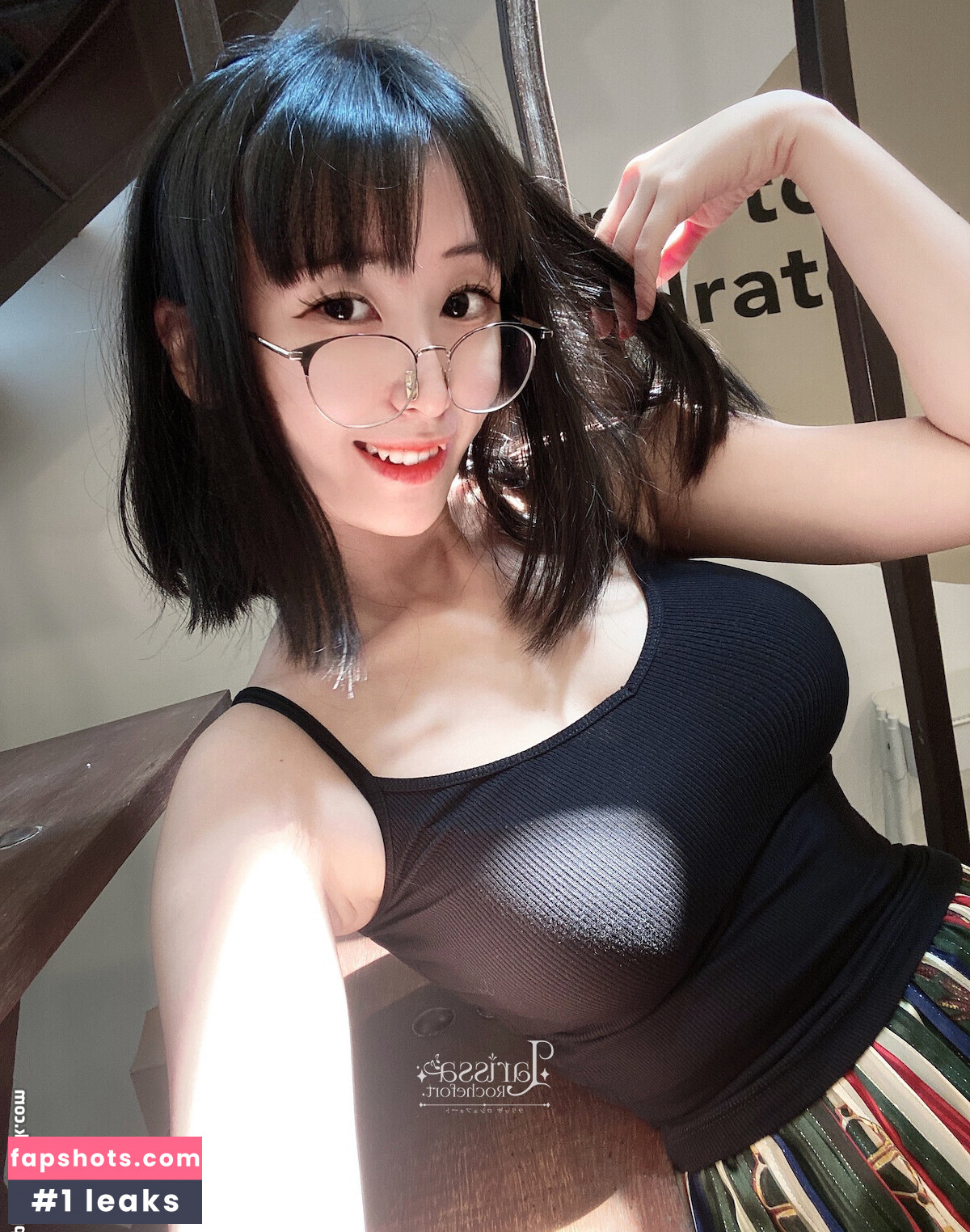 Larissa Rochefort gallery photo #193