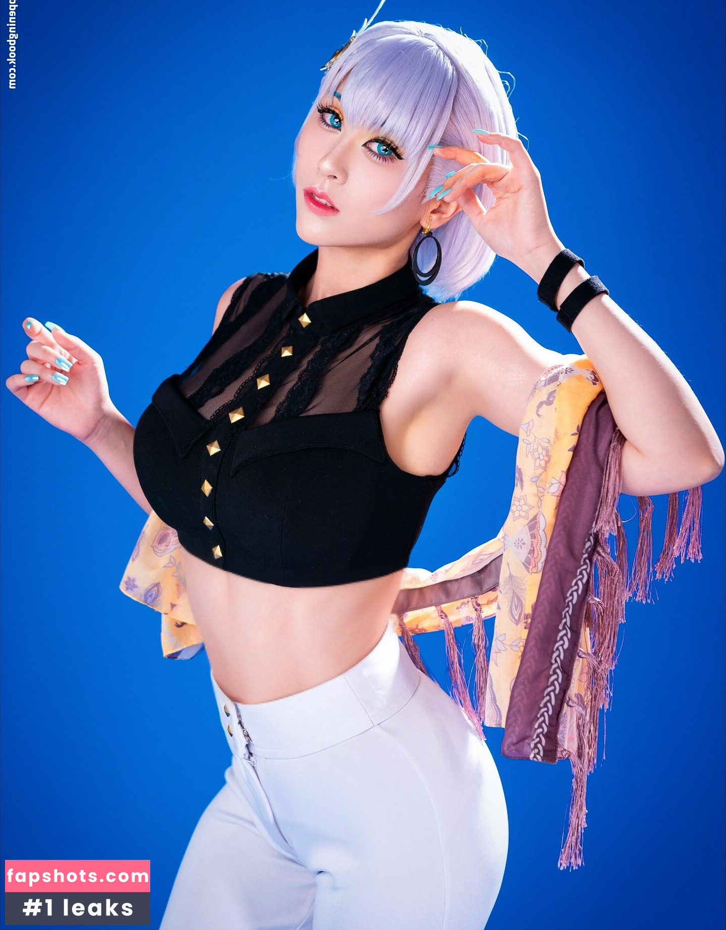 Larissa Rochefort gallery photo #4