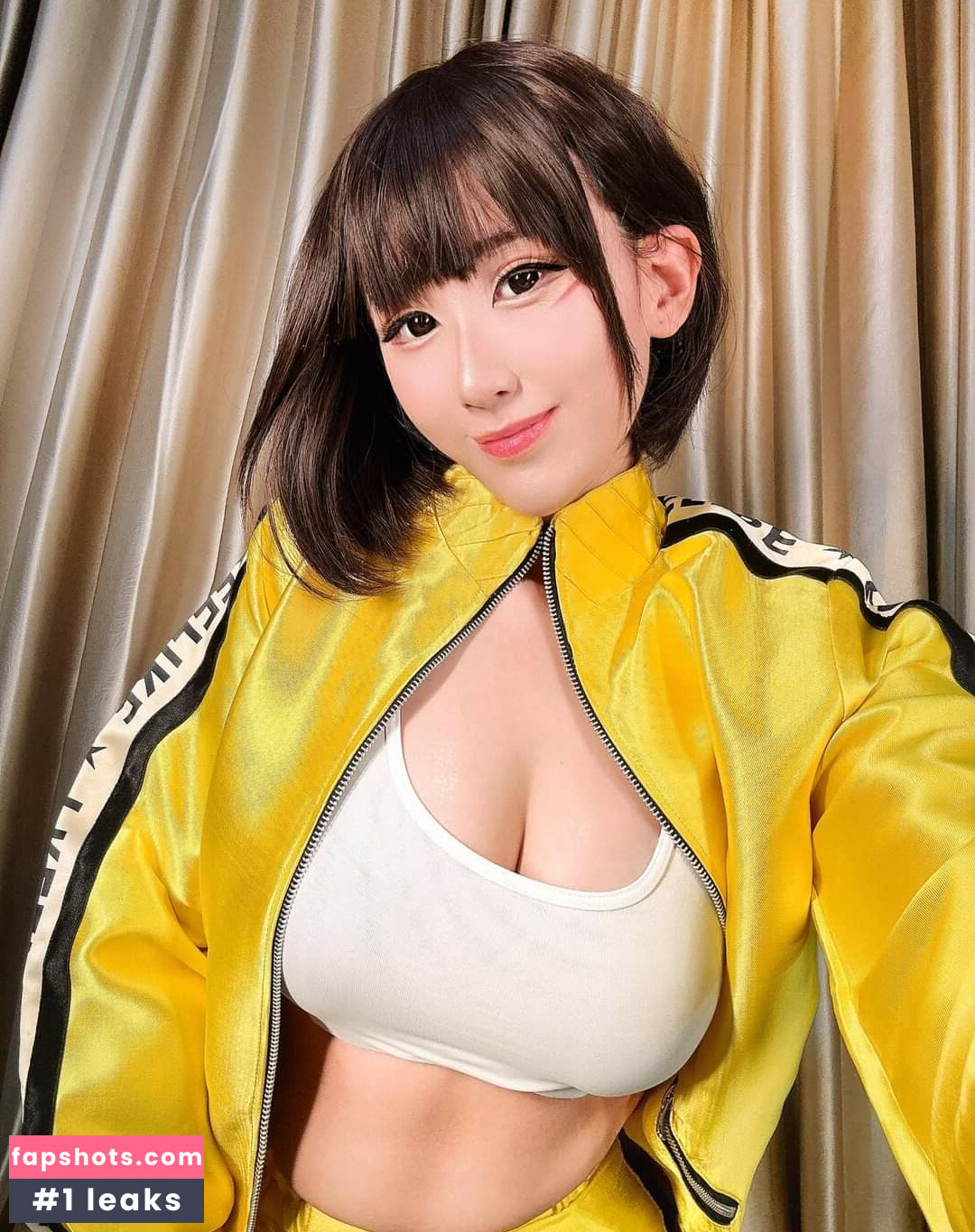 Larissa Rochefort gallery photo #37