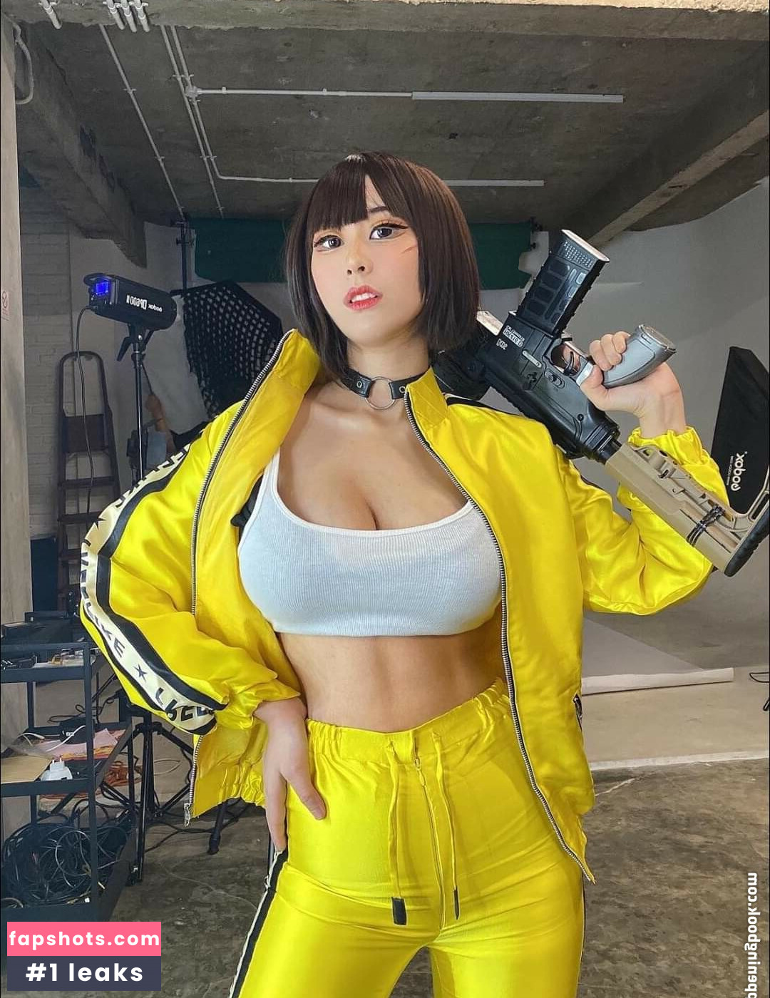 Larissa Rochefort gallery photo #38