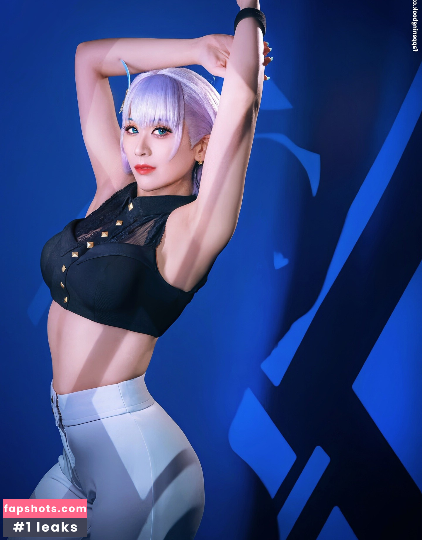 Larissa Rochefort gallery photo #5