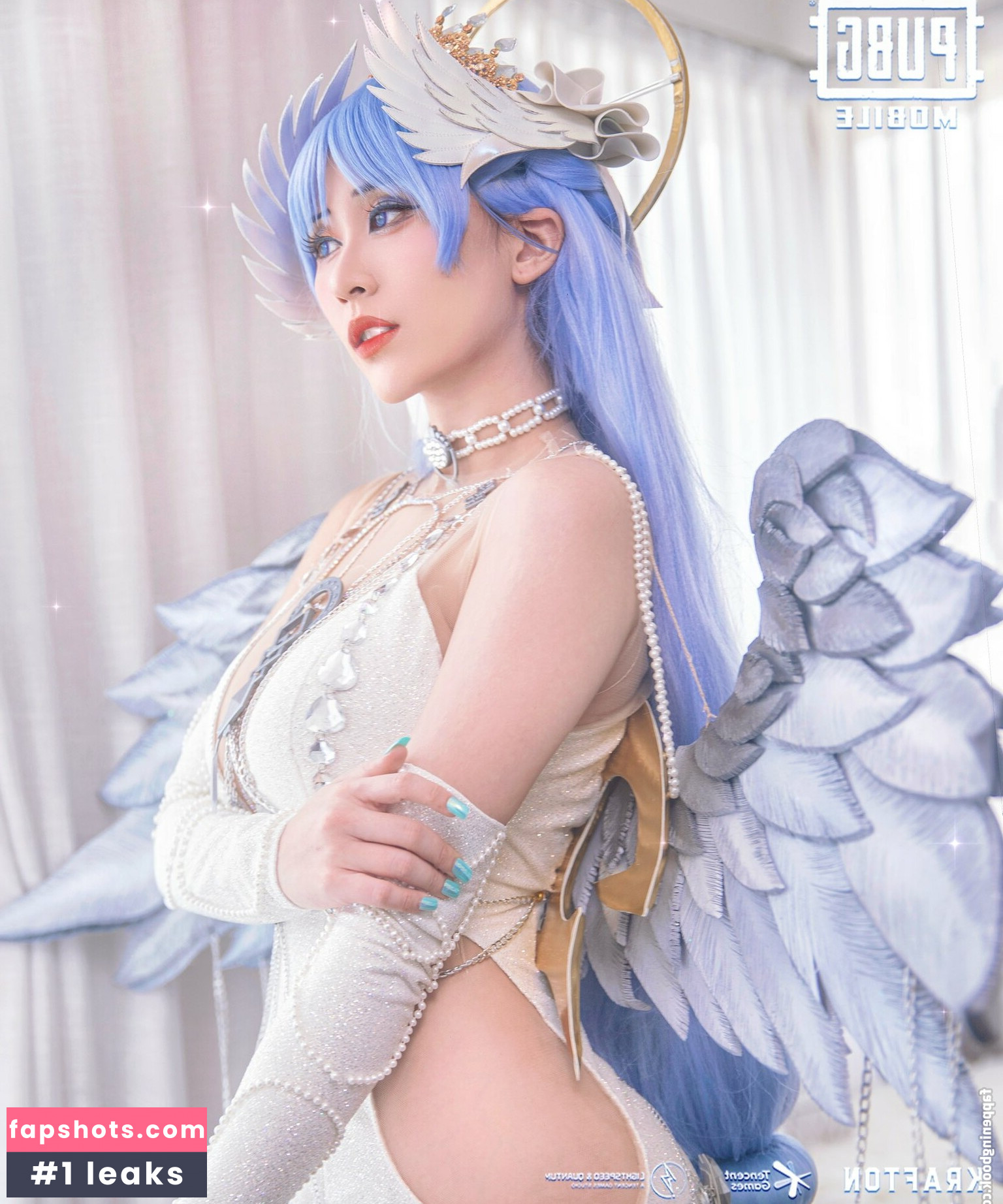 Larissa Rochefort gallery photo #46