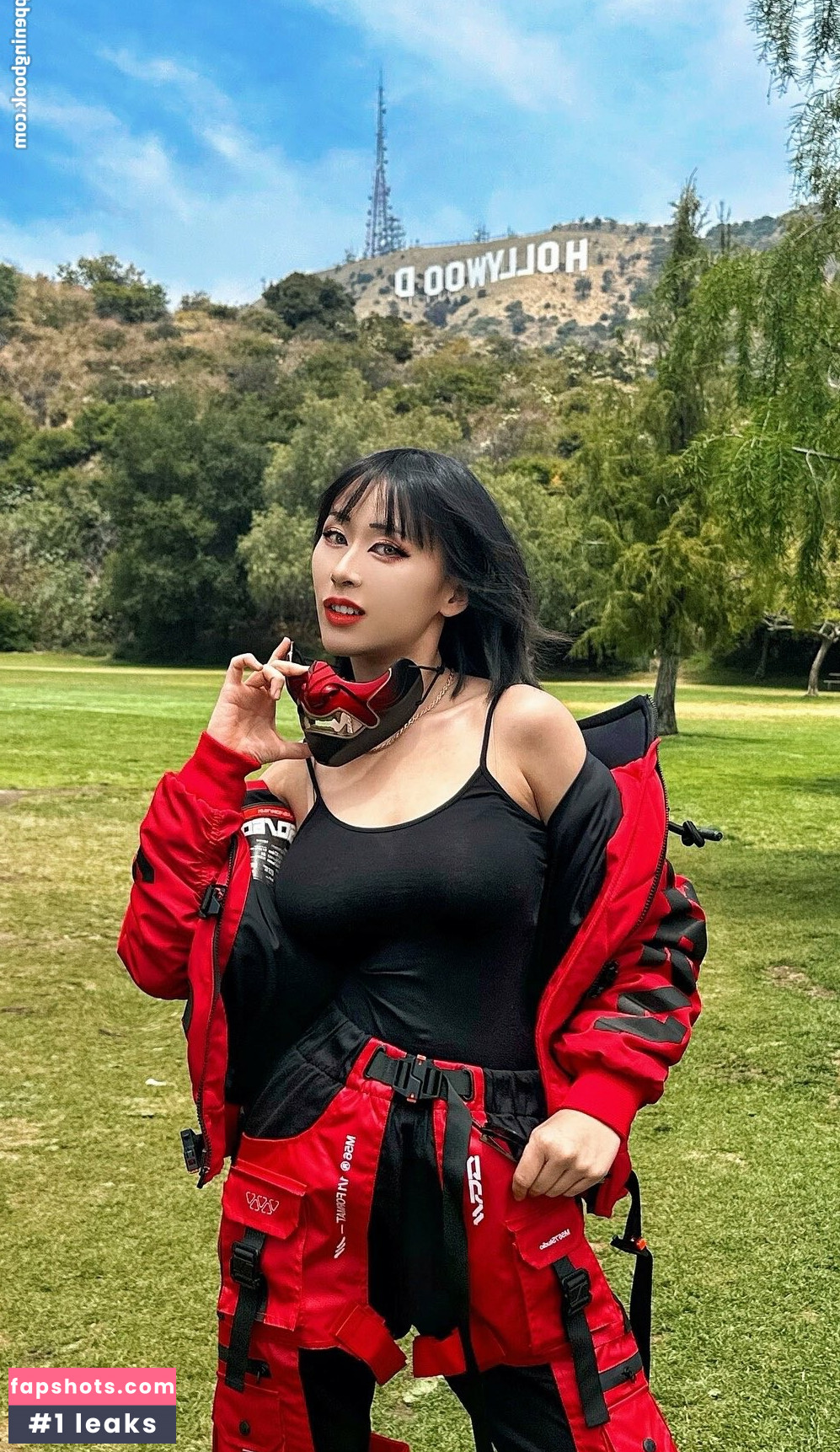 Larissa Rochefort gallery photo #48