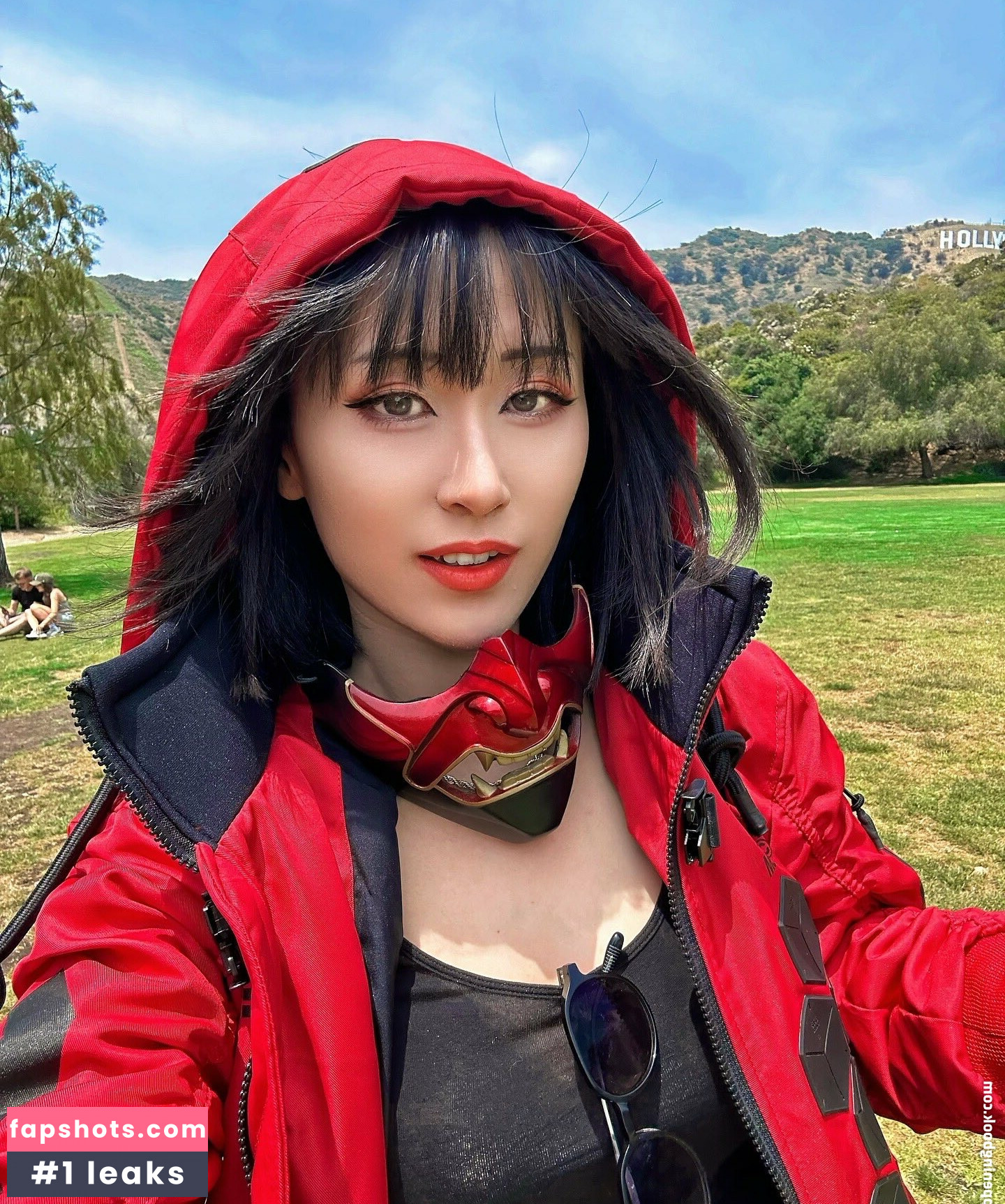 Larissa Rochefort gallery photo #49