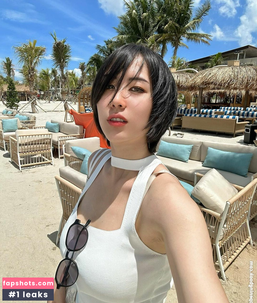 Larissa Rochefort gallery photo #51