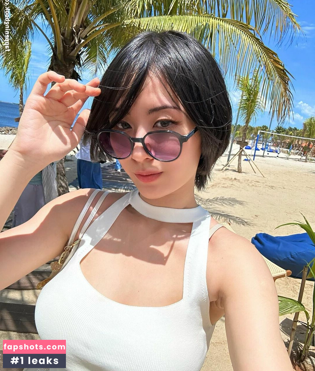 Larissa Rochefort gallery photo #52