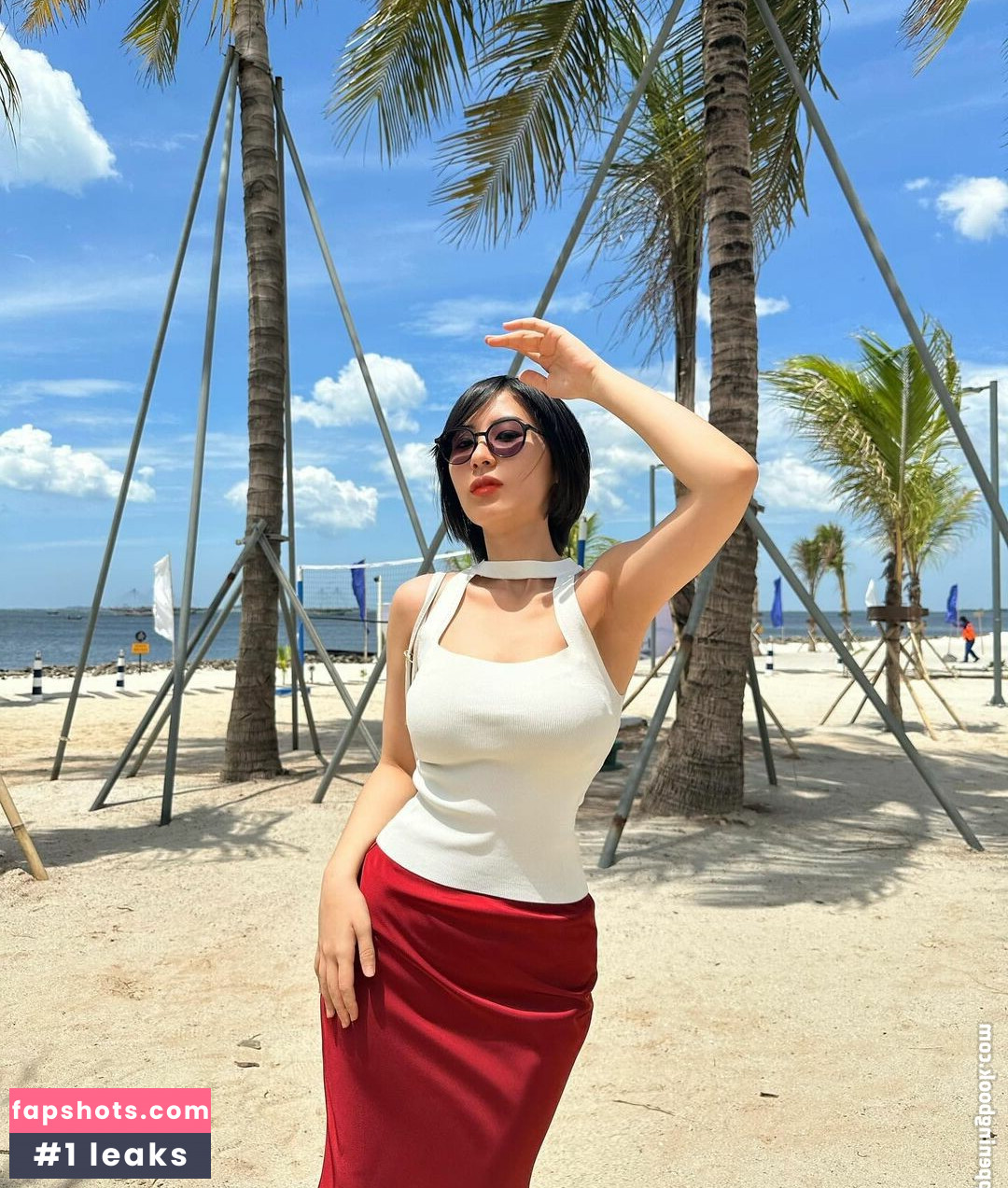 Larissa Rochefort gallery photo #53