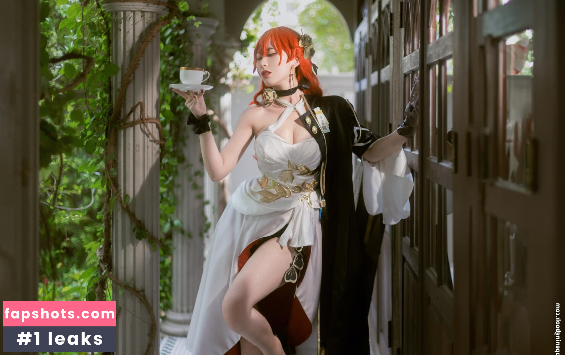 Larissa Rochefort gallery photo #65