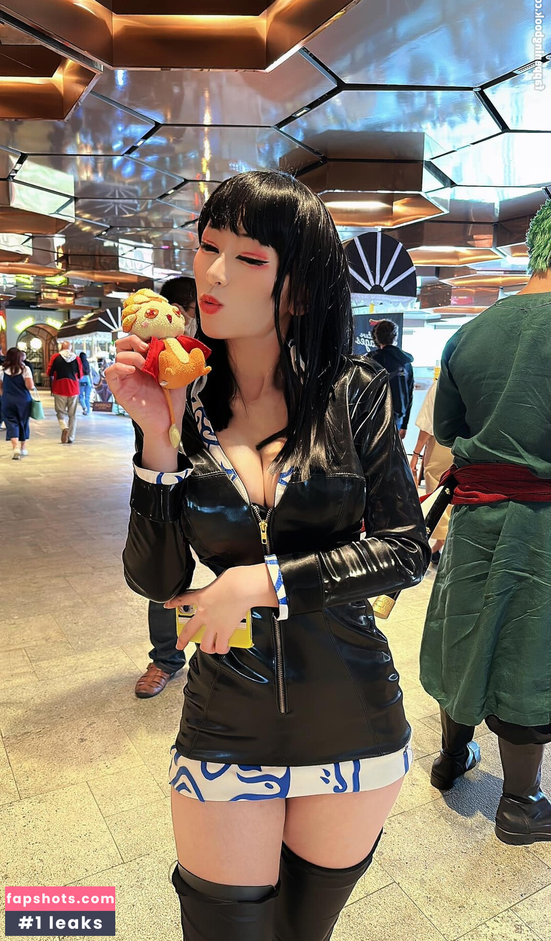 Larissa Rochefort gallery photo #67