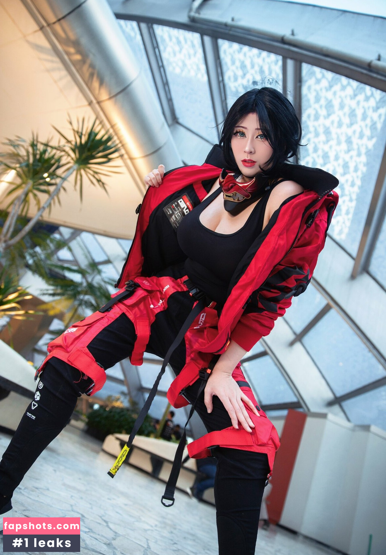 Larissa Rochefort gallery photo #8