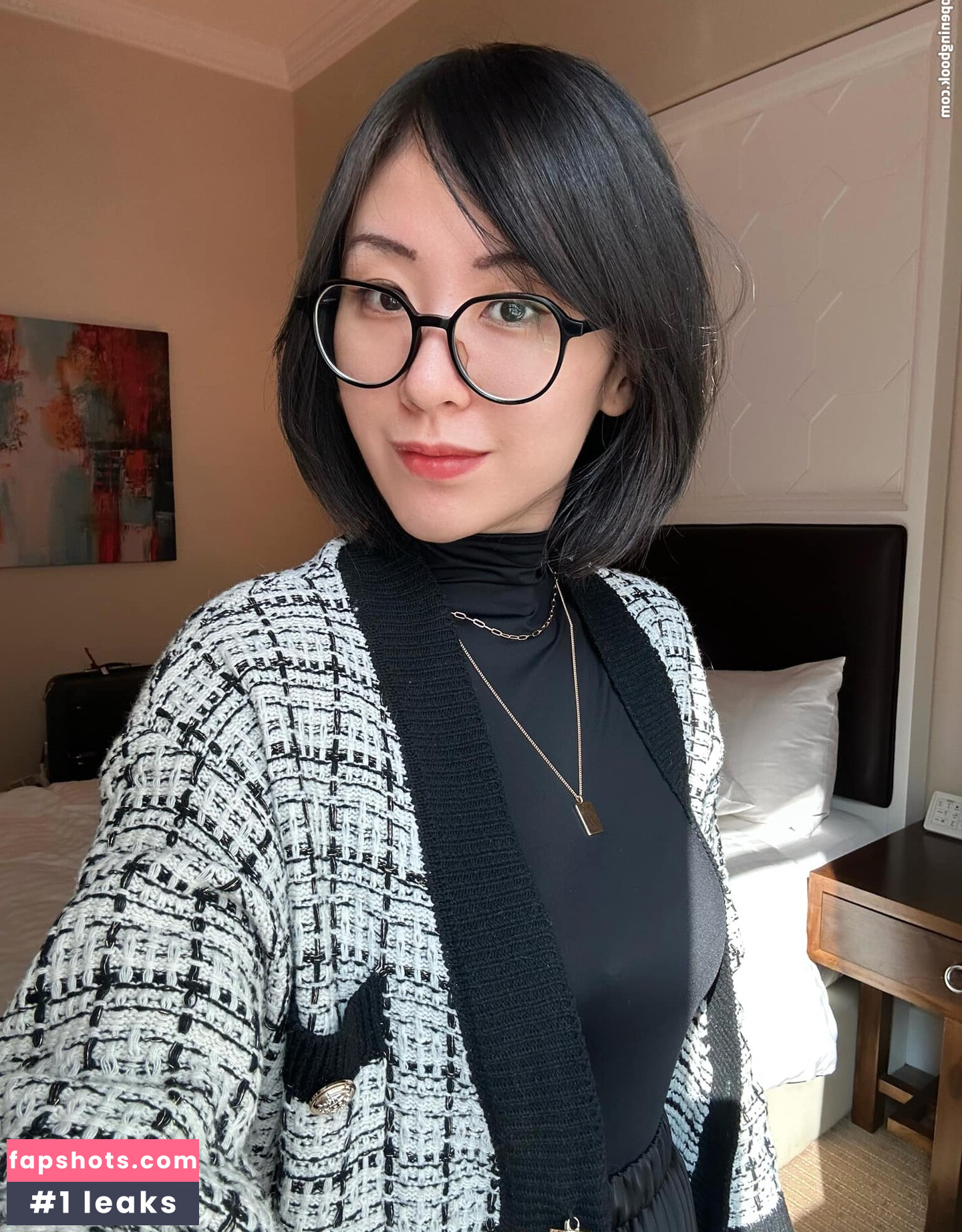 Larissa Rochefort gallery photo #74