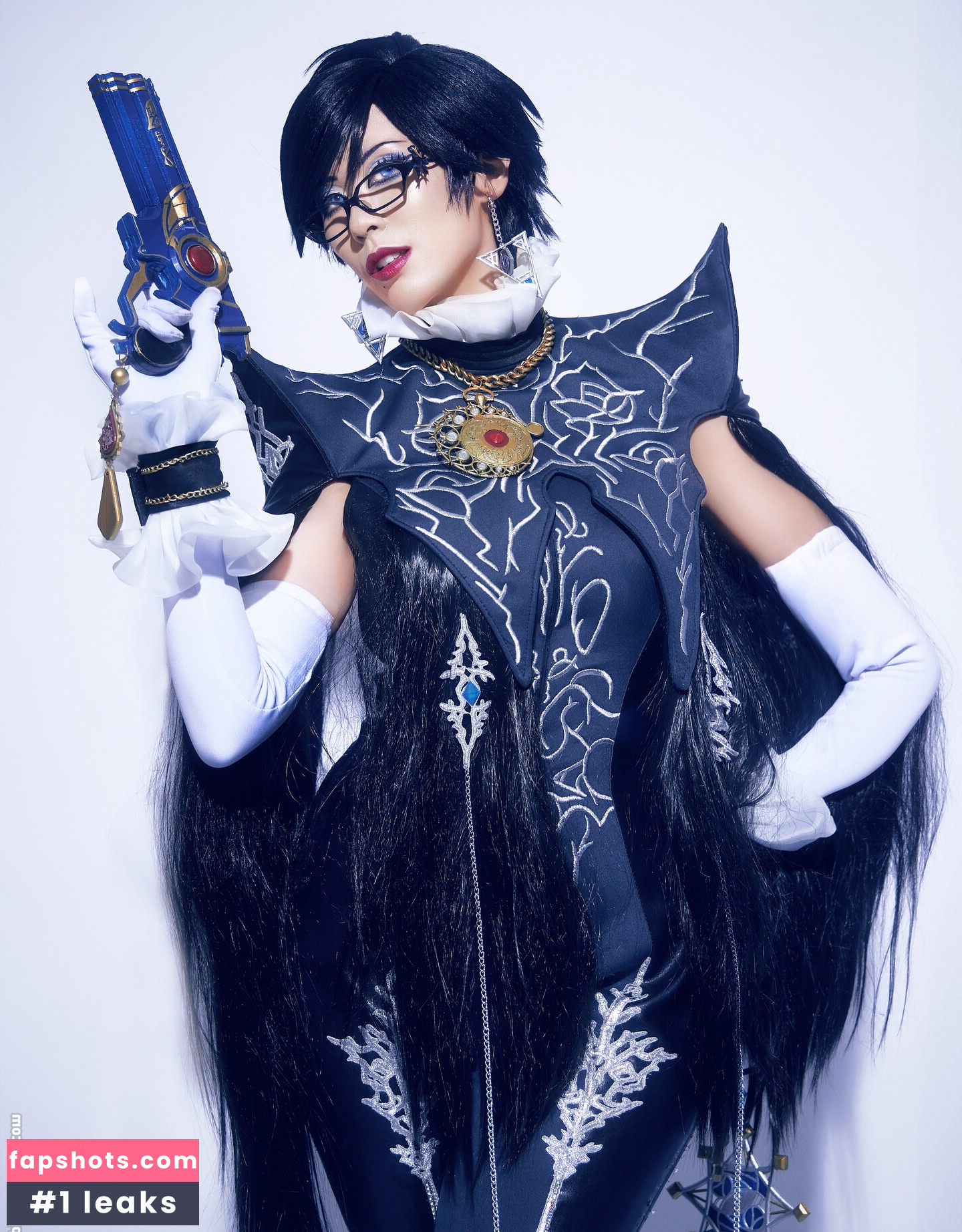 Larissa Rochefort gallery photo #10