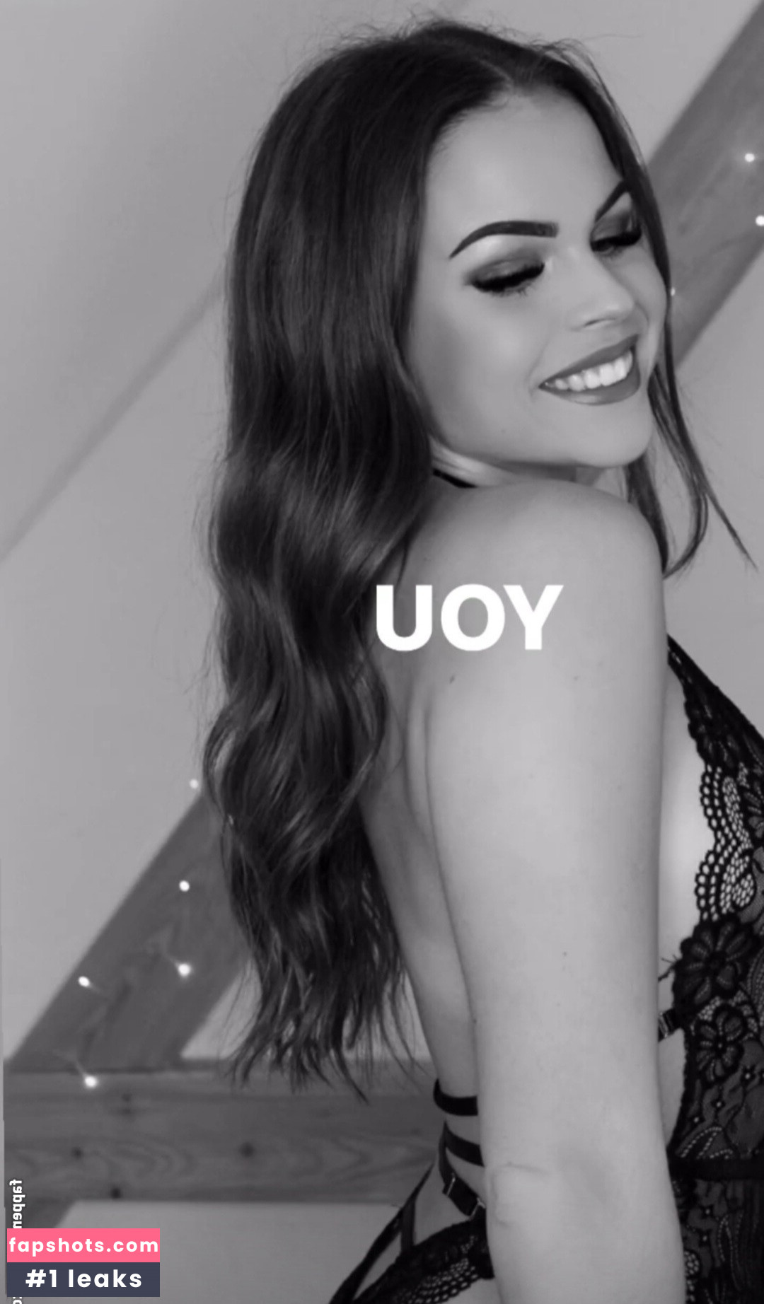 Larissa Sola gallery photo #2