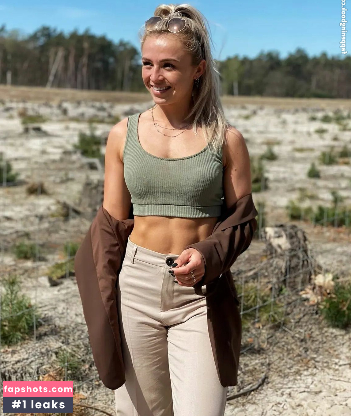 Larissa Van Meerten gallery photo #23