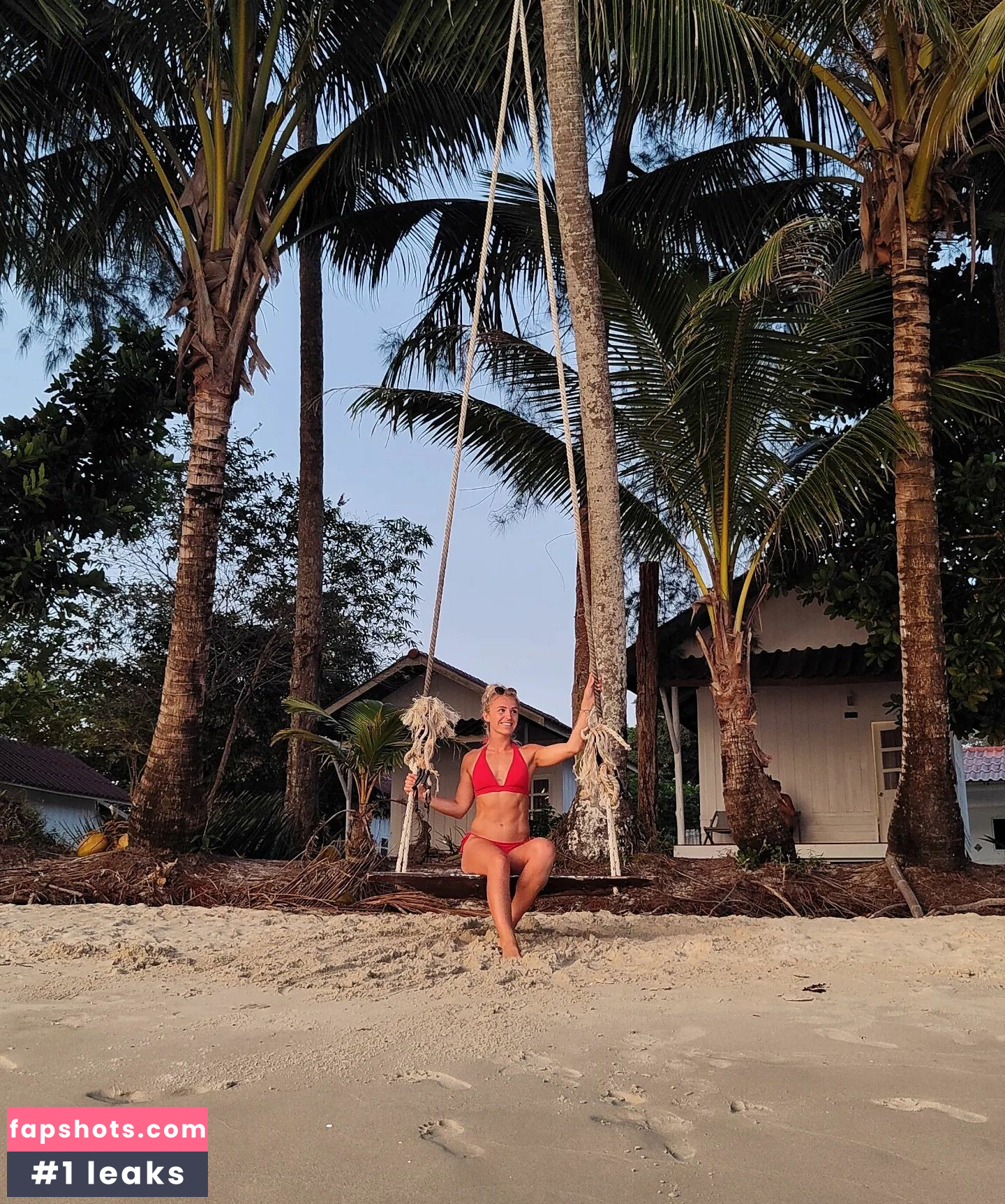 Larissa Van Meerten gallery photo #24