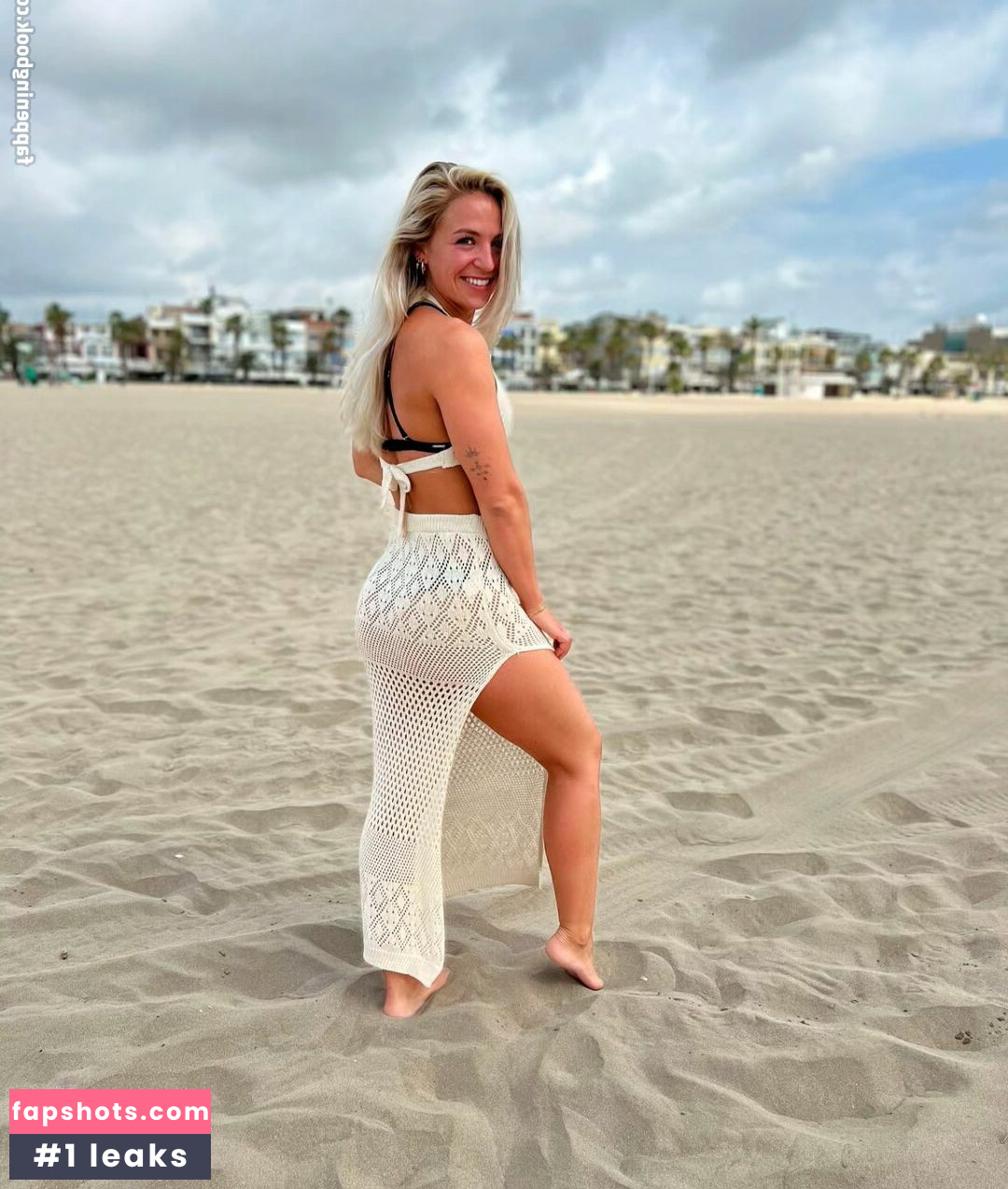 Larissa Van Meerten gallery photo #4