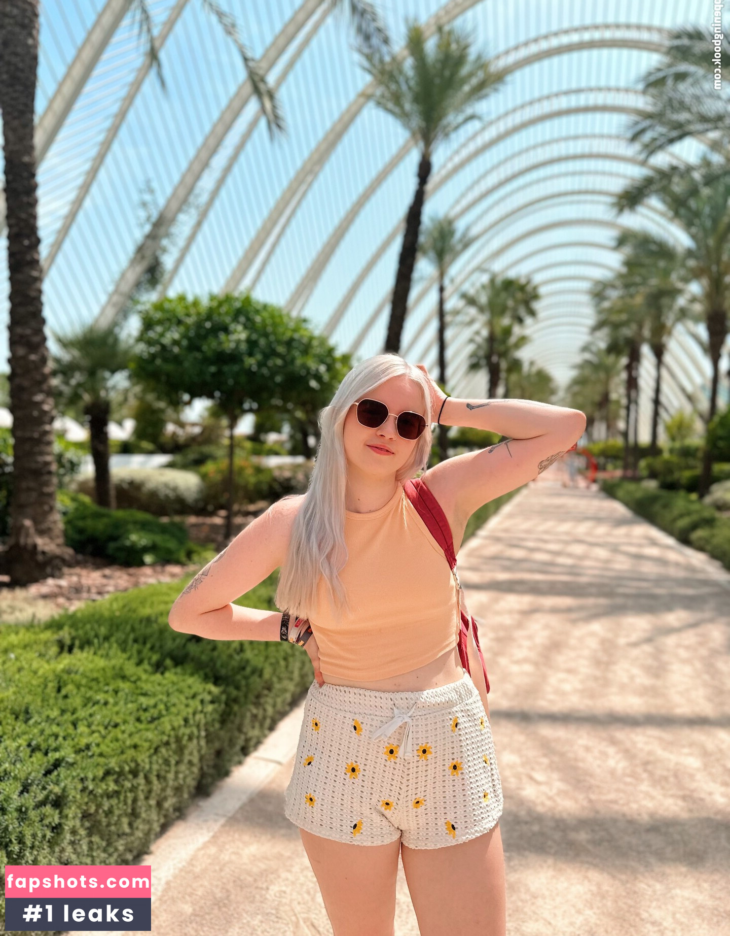 Larissa Zeeuwe gallery photo #11