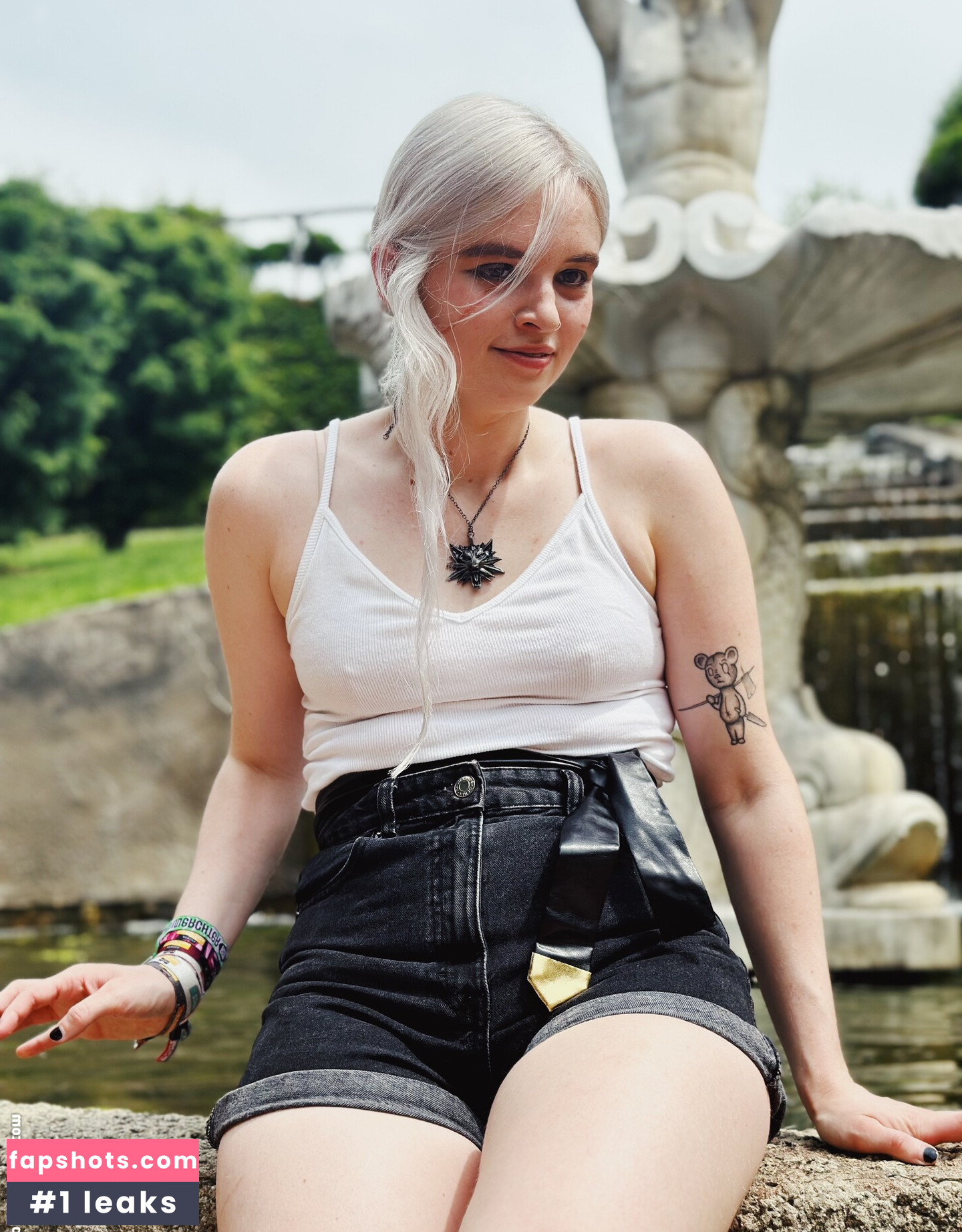 Larissa Zeeuwe gallery photo #12