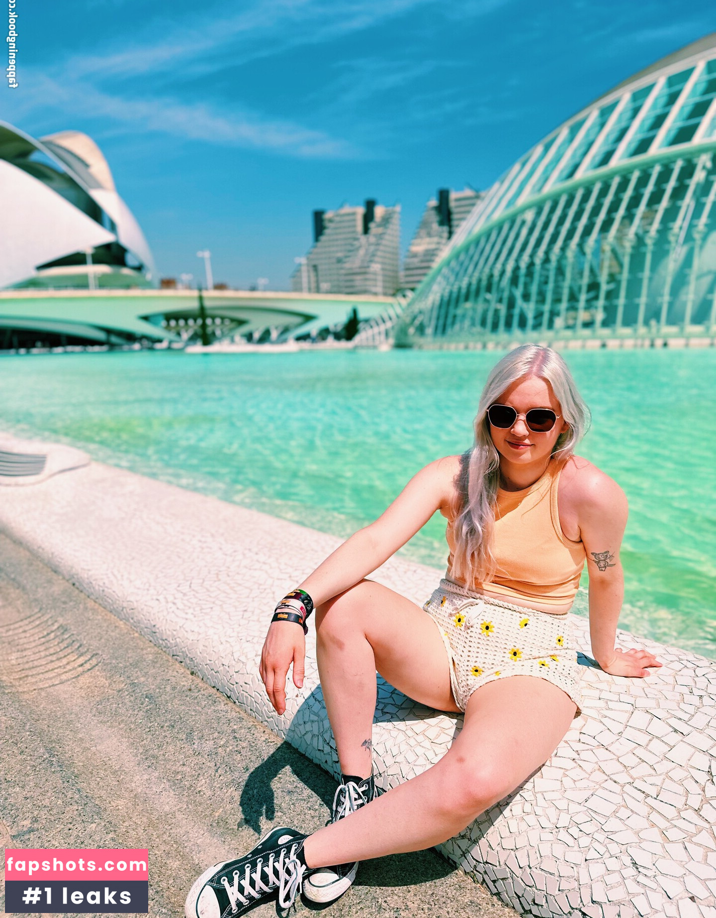 Larissa Zeeuwe gallery photo #13