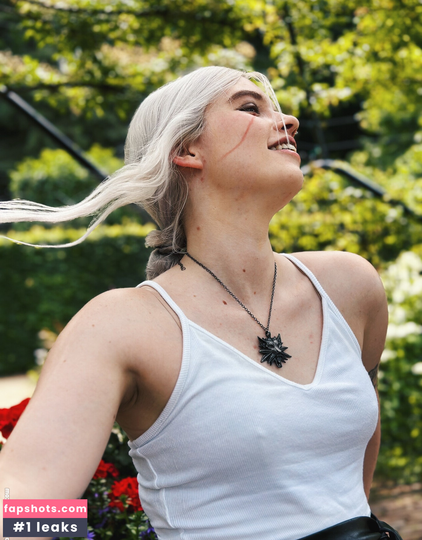 Larissa Zeeuwe gallery photo #6