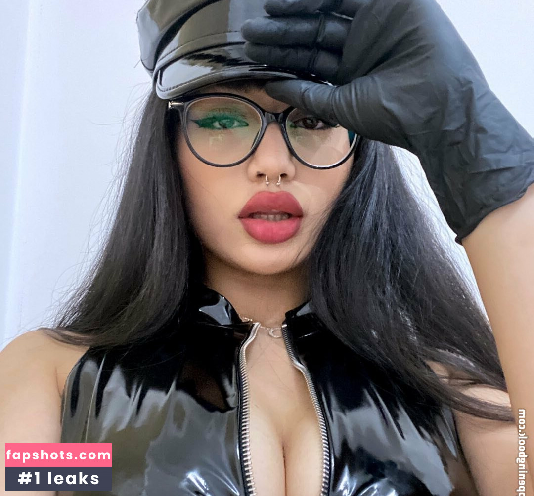 LarissaXmd gallery photo #16