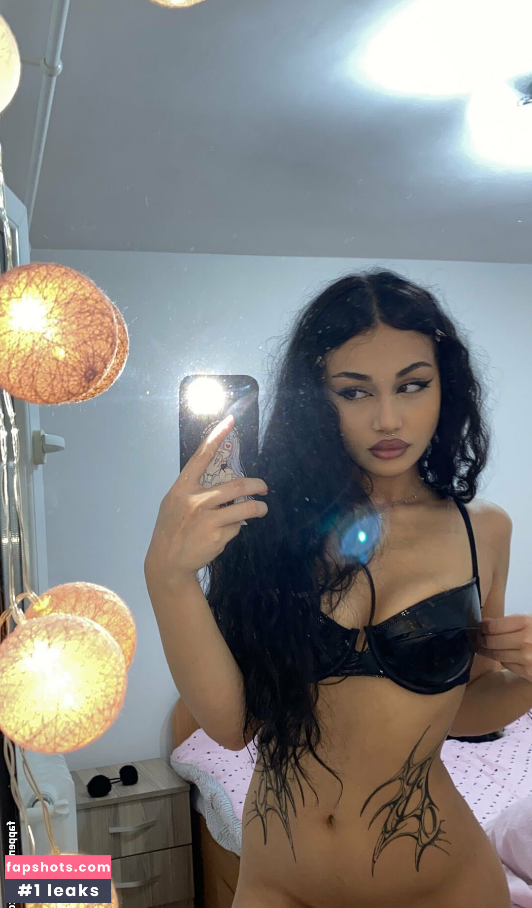 LarissaXmd gallery photo #19